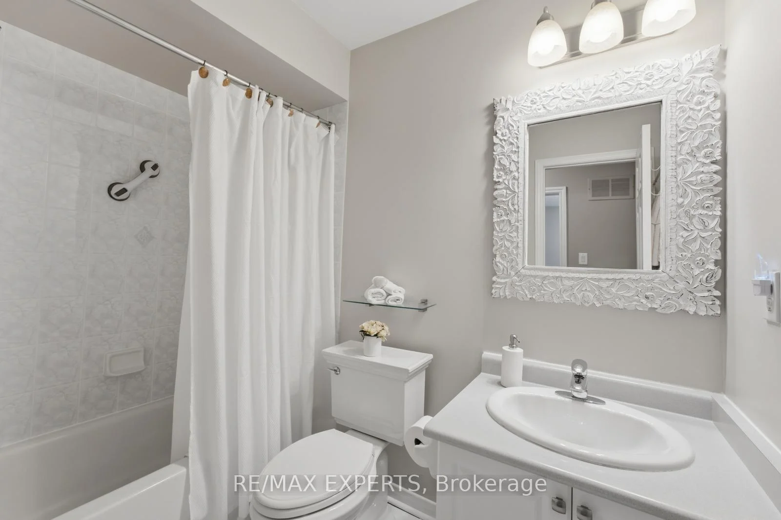 Photo 28 of 104 Pinedale Gate, Vaughan, East Woodbridge — HOMEH