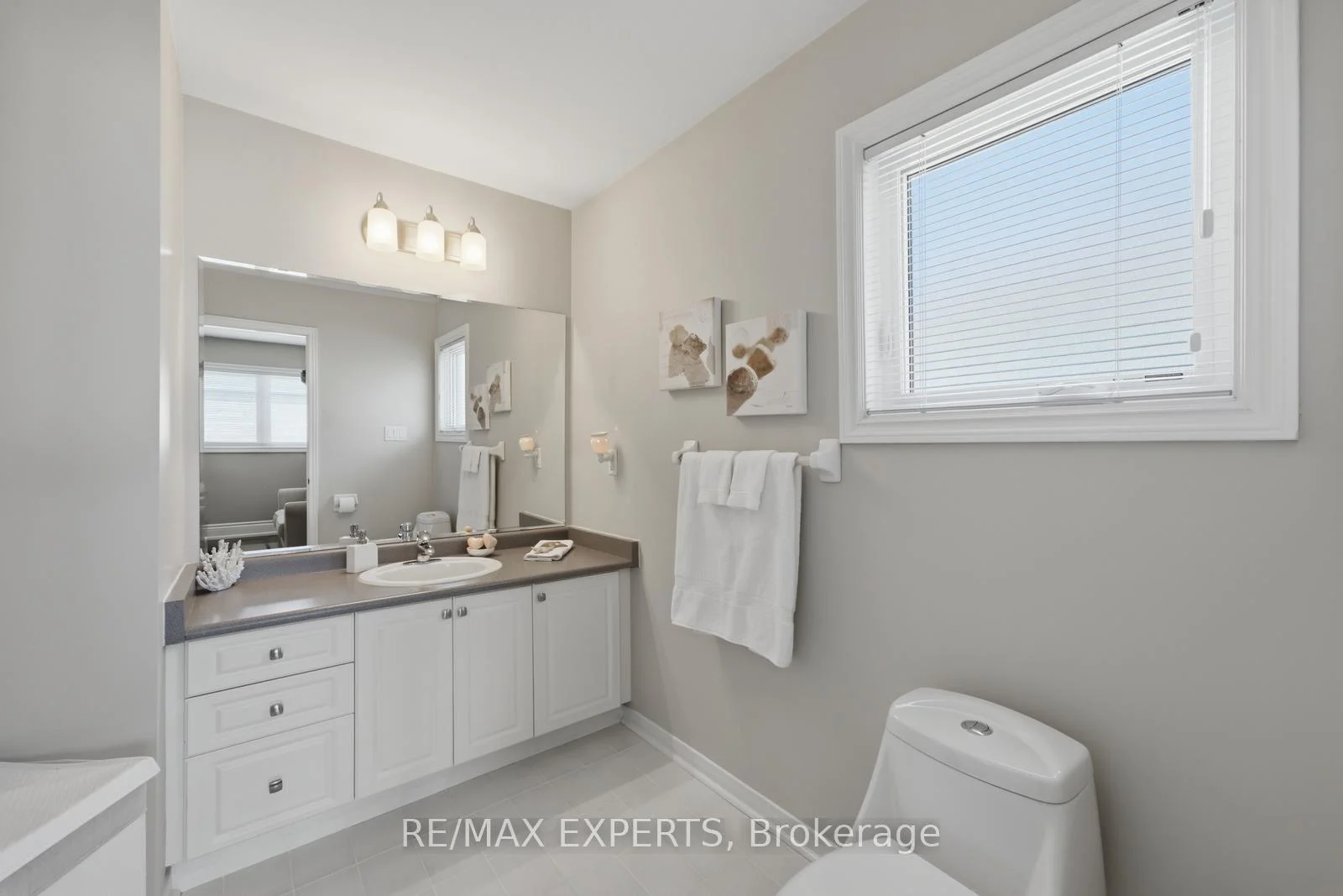 Photo 32 of 104 Pinedale Gate, Vaughan, East Woodbridge — HOMEH