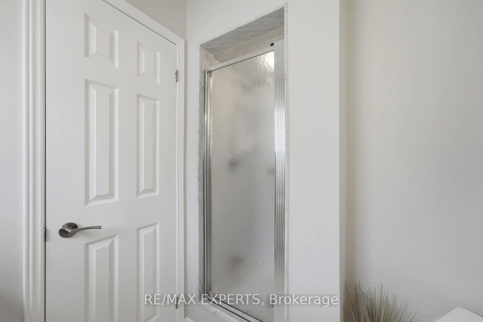 Photo 36 of 104 Pinedale Gate, Vaughan, East Woodbridge — HOMEH