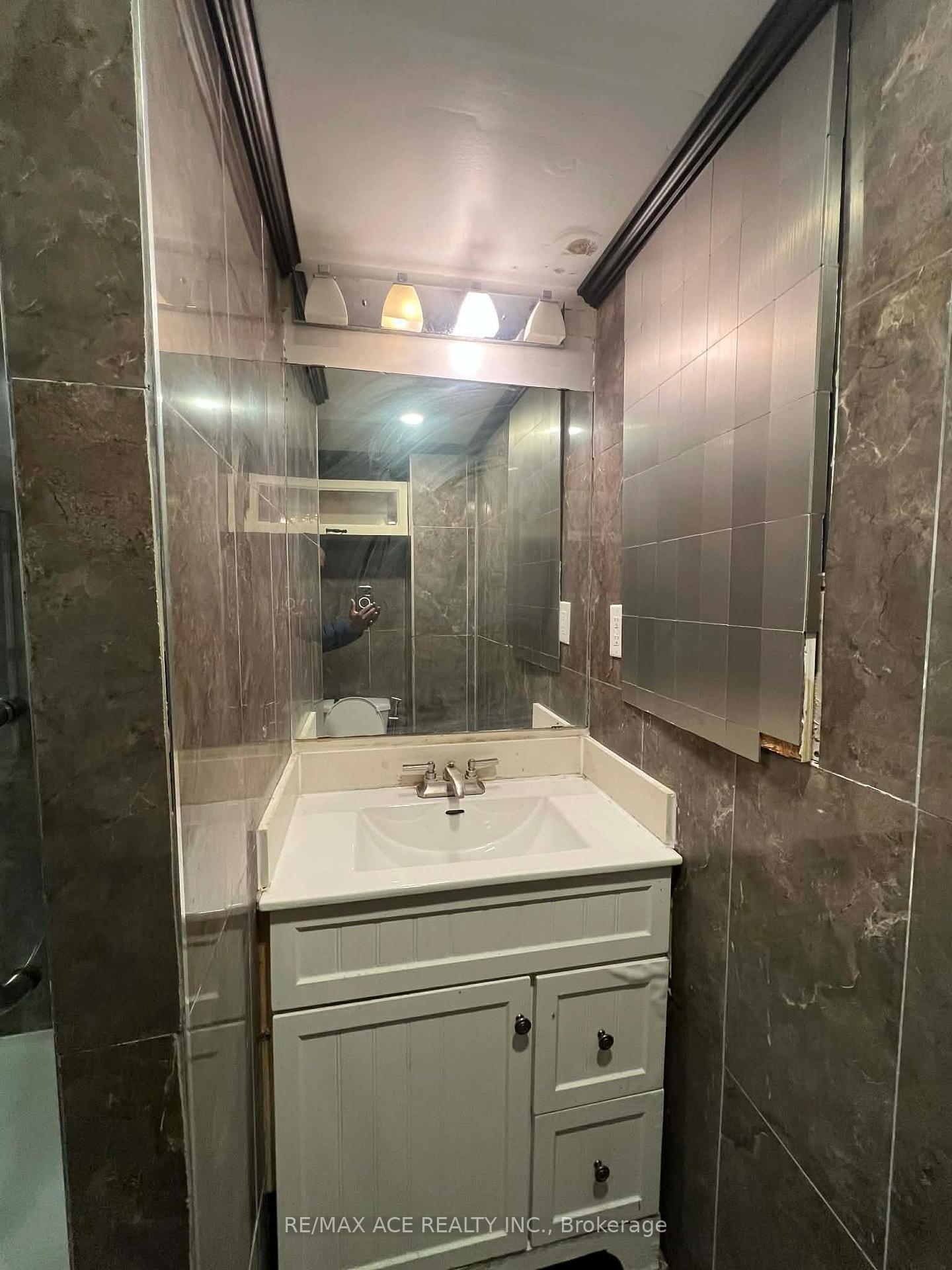 Photo 7 of Unit Bsmt, 161 Heale Avenue, Scarborough, Birchcliffe-Cliffside — HOMEH