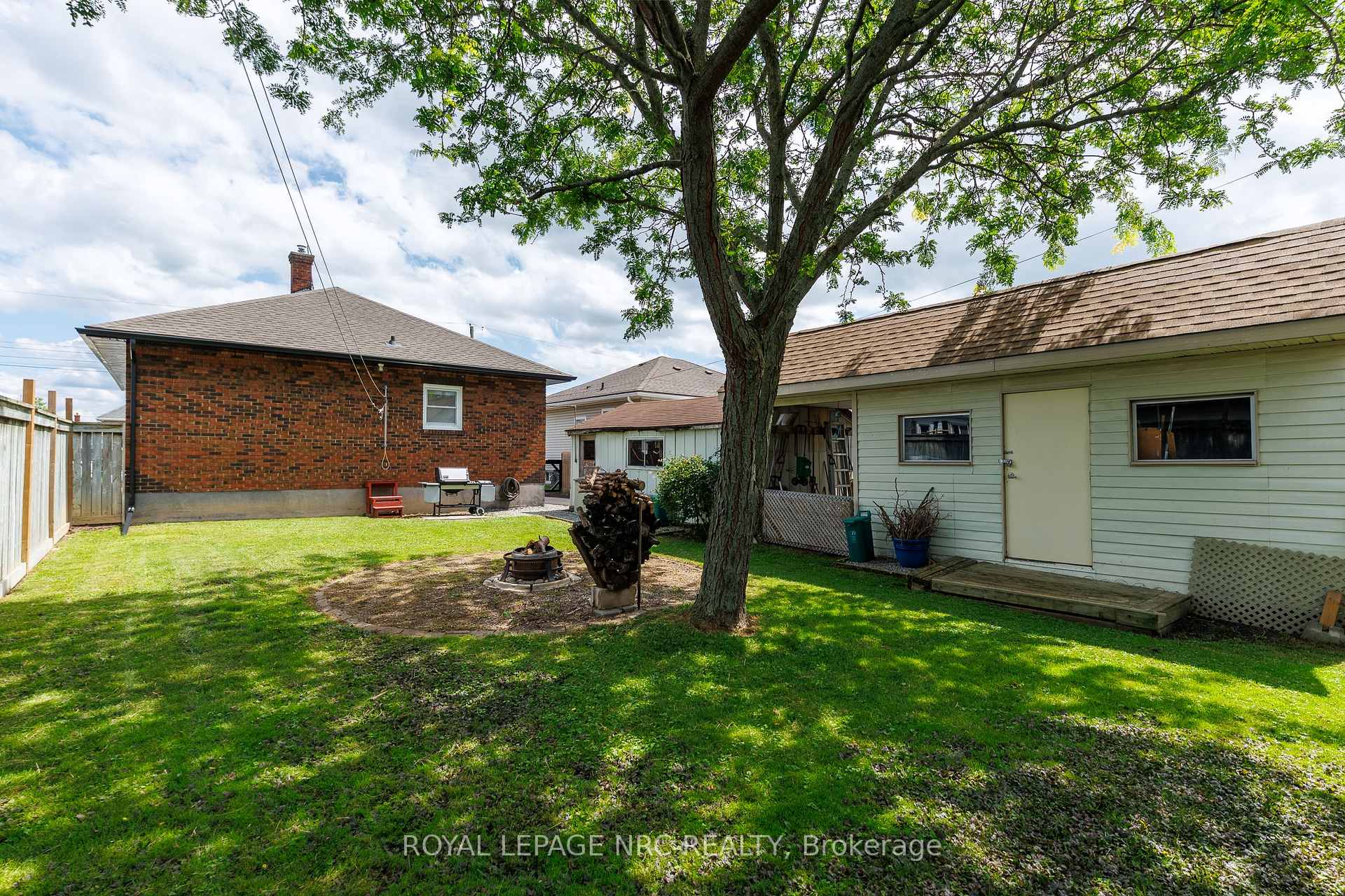 Photo 6 of 446 Wright Street, Welland, Lincoln/Crowland — HOMEH