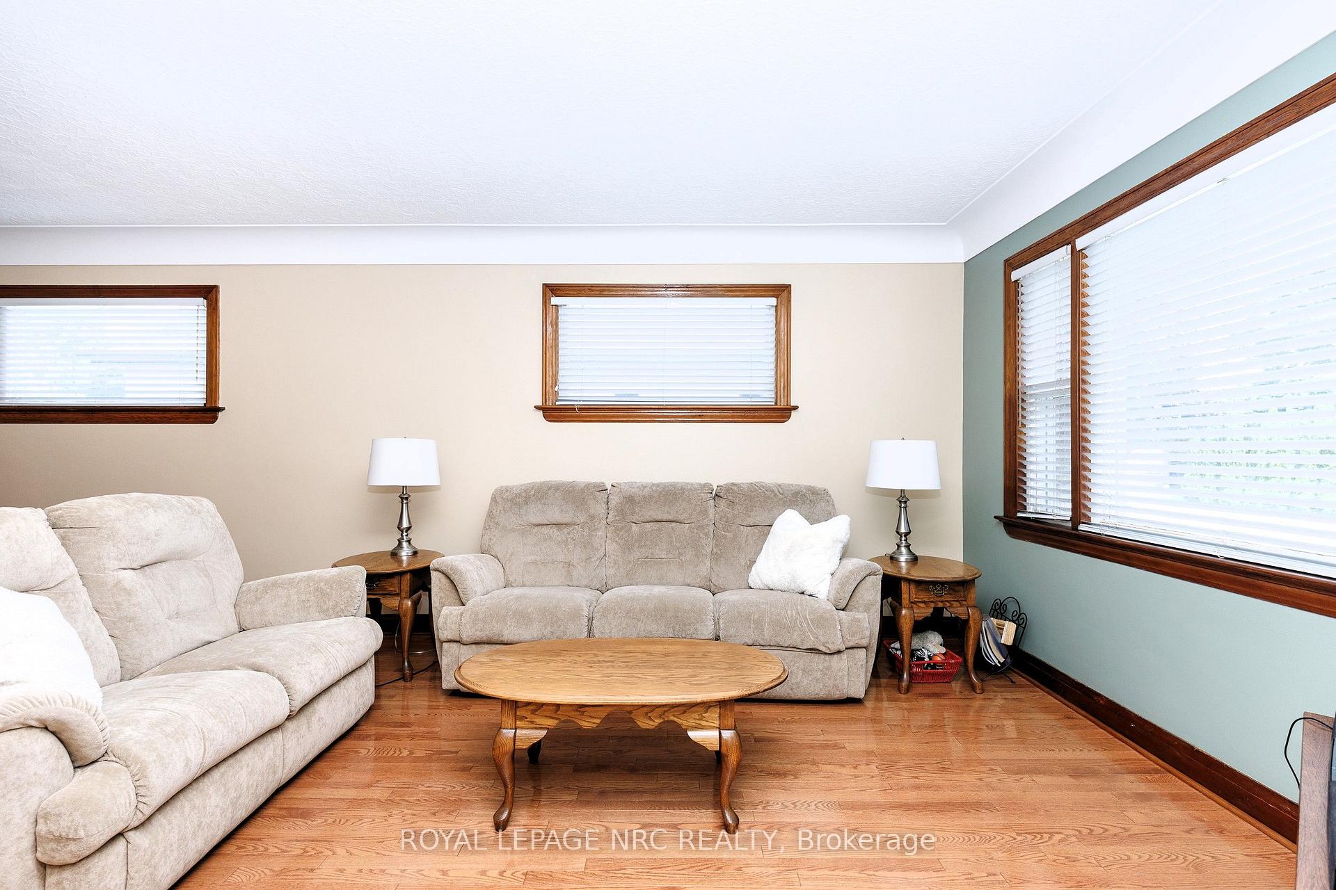 Photo 8 of 446 Wright Street, Welland, Lincoln/Crowland — HOMEH