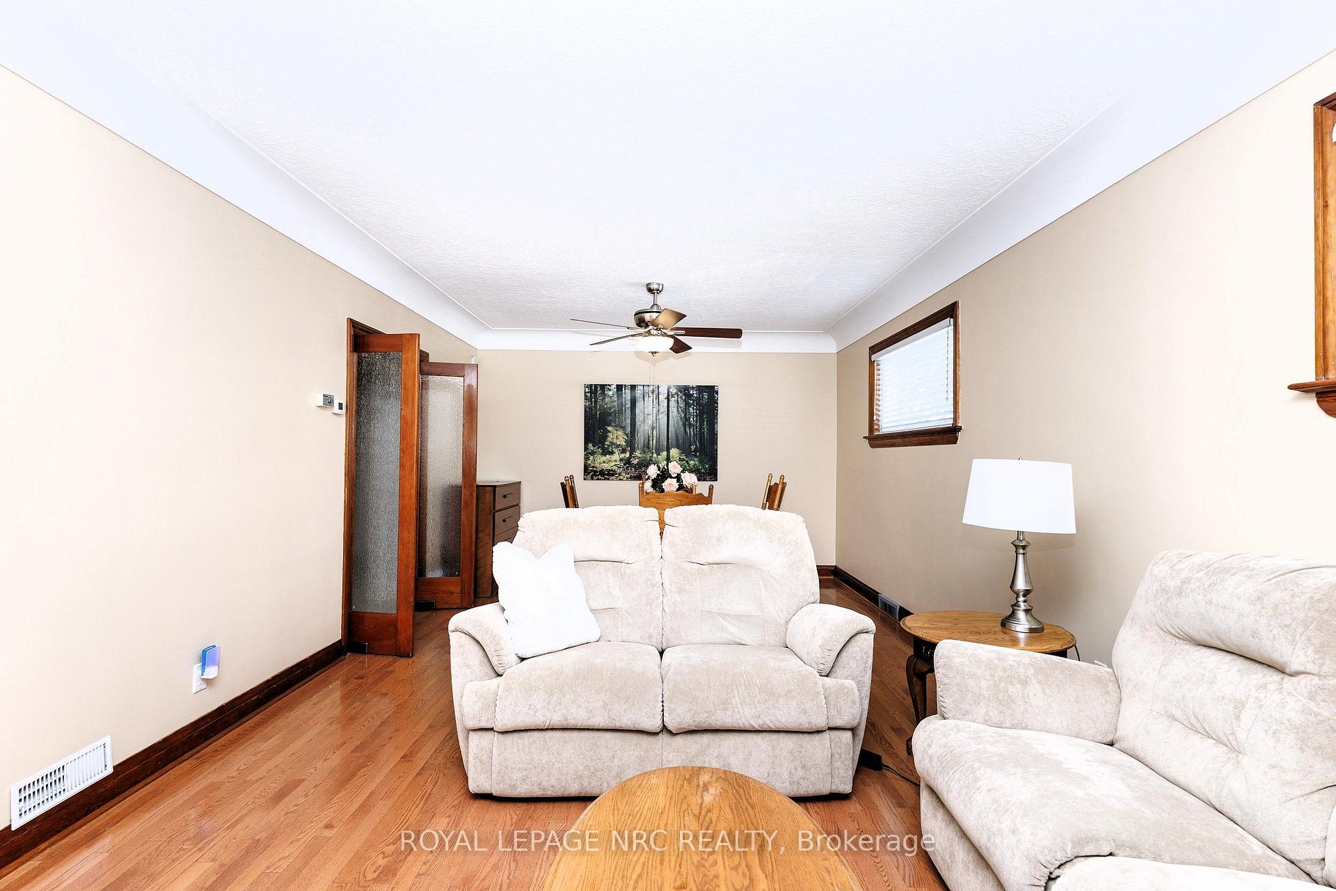 Photo 9 of 446 Wright Street, Welland, Lincoln/Crowland — HOMEH