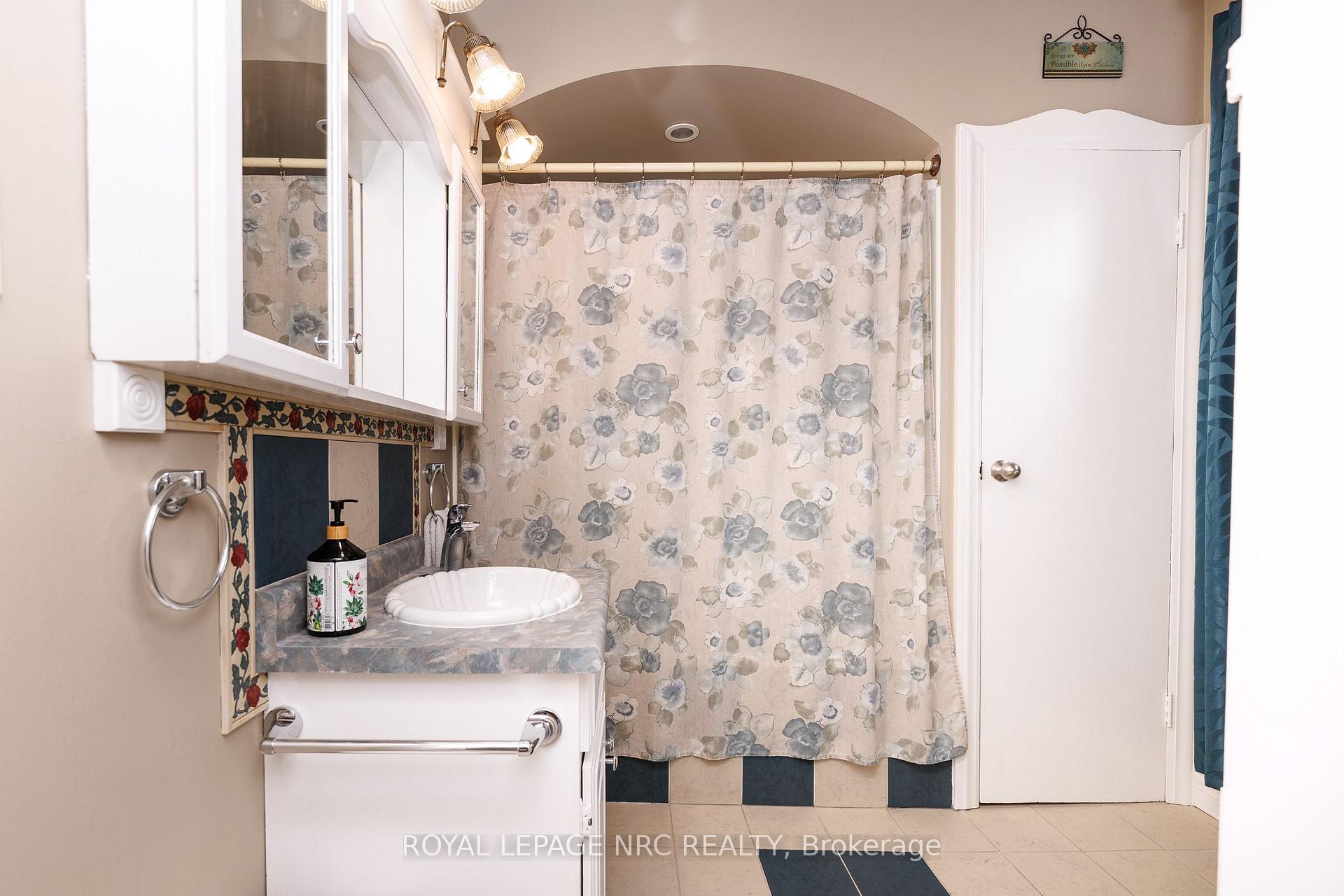 Photo 20 of 446 Wright Street, Welland, Lincoln/Crowland — HOMEH
