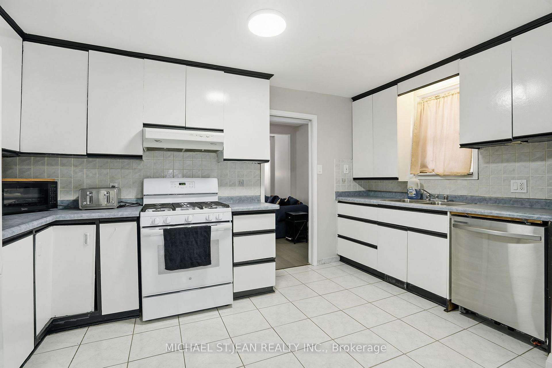Photo 13 of 4 Hilda Street, St. Catharines, Western Hill — HOMEH
