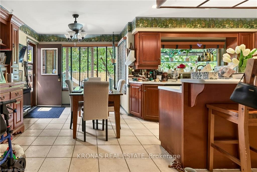Photo 10 of 376 Melanie Crescent, Hamilton, Ancaster — HOMEH