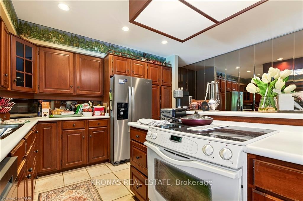 Photo 11 of 376 Melanie Crescent, Hamilton, Ancaster — HOMEH