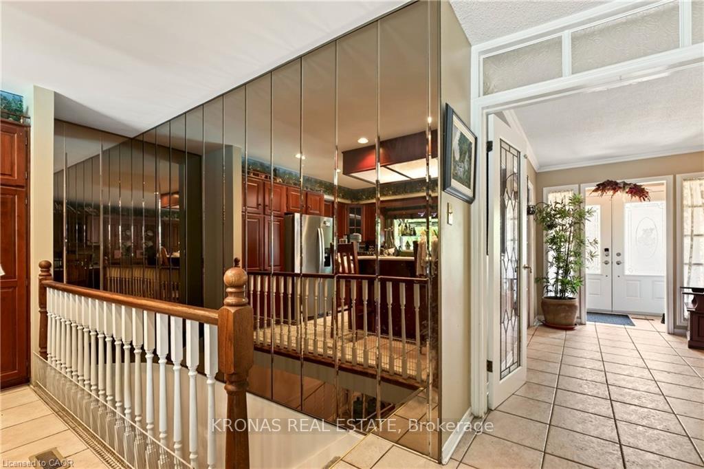 Photo 13 of 376 Melanie Crescent, Hamilton, Ancaster — HOMEH