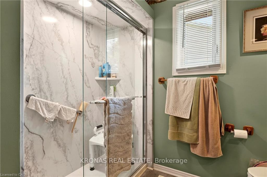 Photo 18 of 376 Melanie Crescent, Hamilton, Ancaster — HOMEH