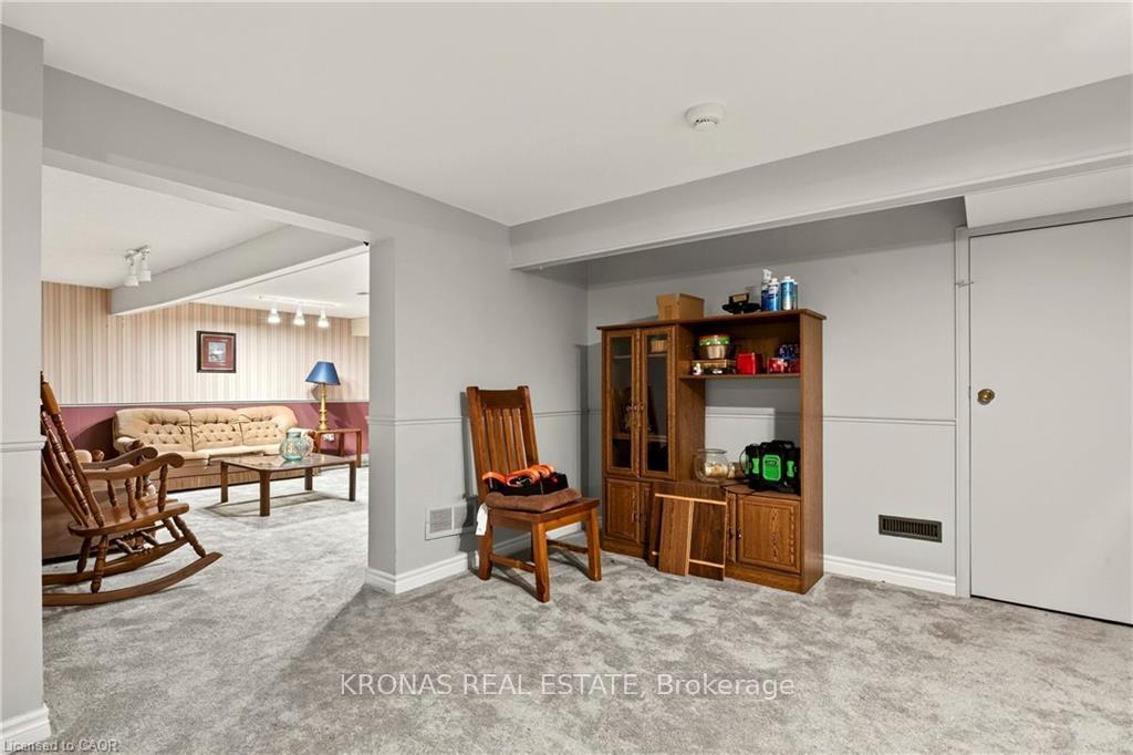 Photo 23 of 376 Melanie Crescent, Hamilton, Ancaster — HOMEH