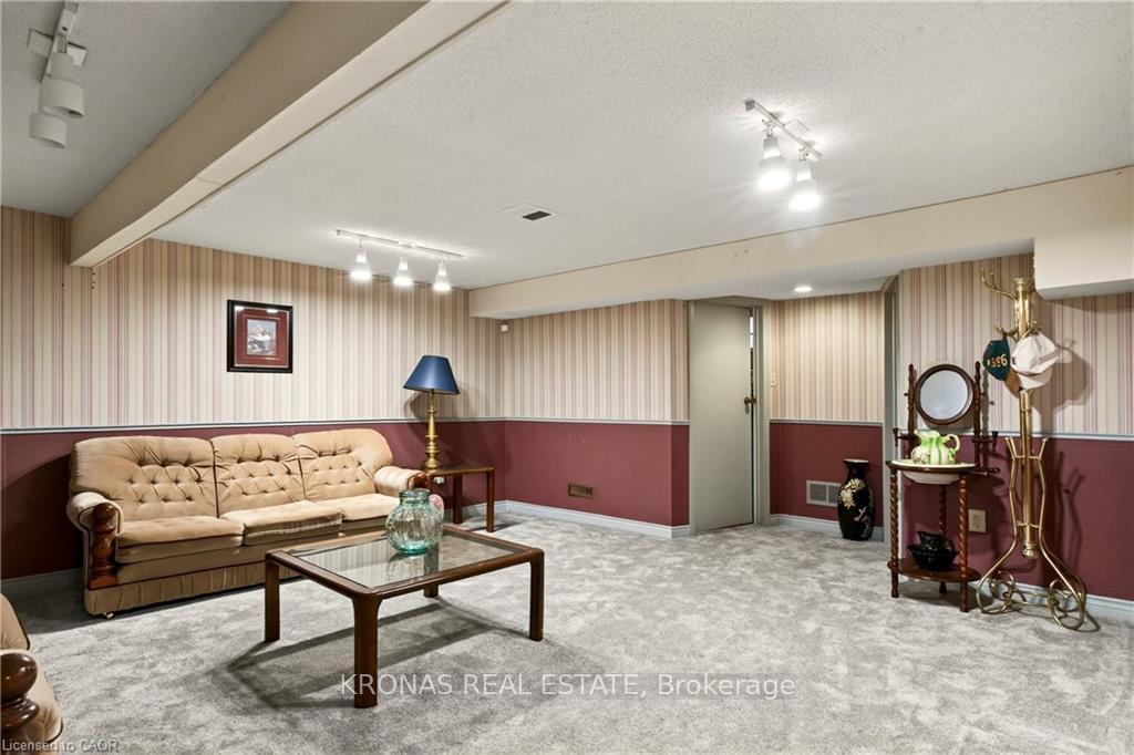Photo 26 of 376 Melanie Crescent, Hamilton, Ancaster — HOMEH