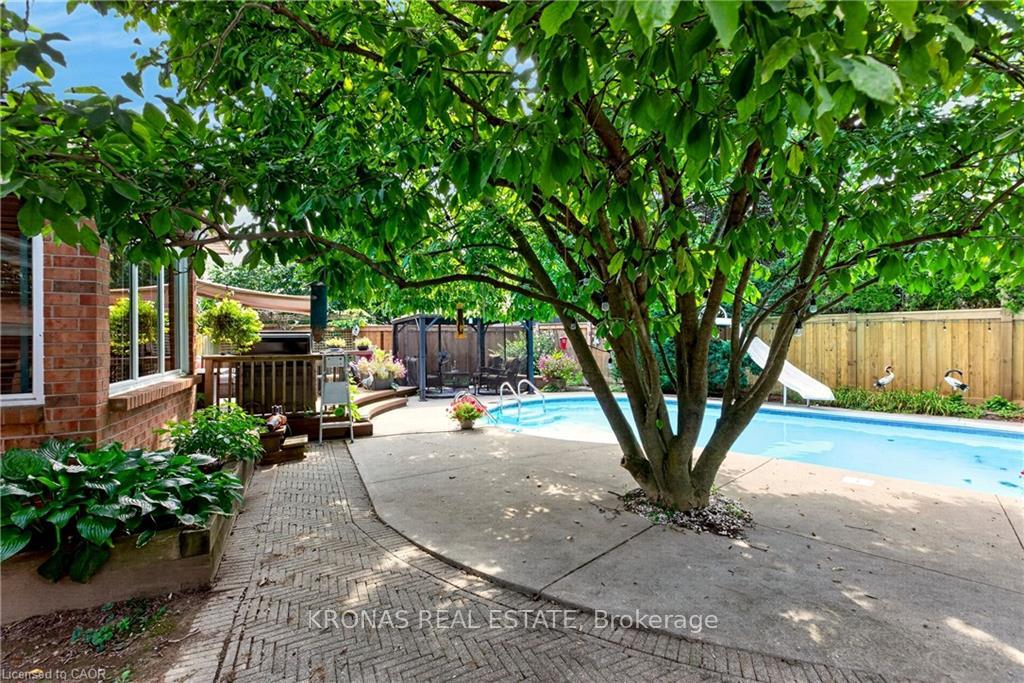 Photo 36 of 376 Melanie Crescent, Hamilton, Ancaster — HOMEH