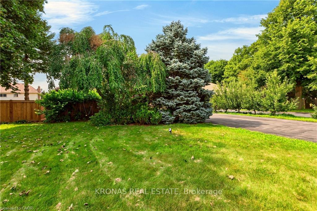 Photo 38 of 376 Melanie Crescent, Hamilton, Ancaster — HOMEH