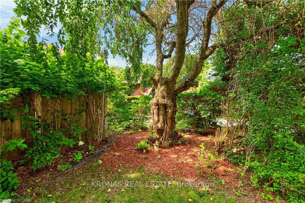 Photo 39 of 376 Melanie Crescent, Hamilton, Ancaster — HOMEH