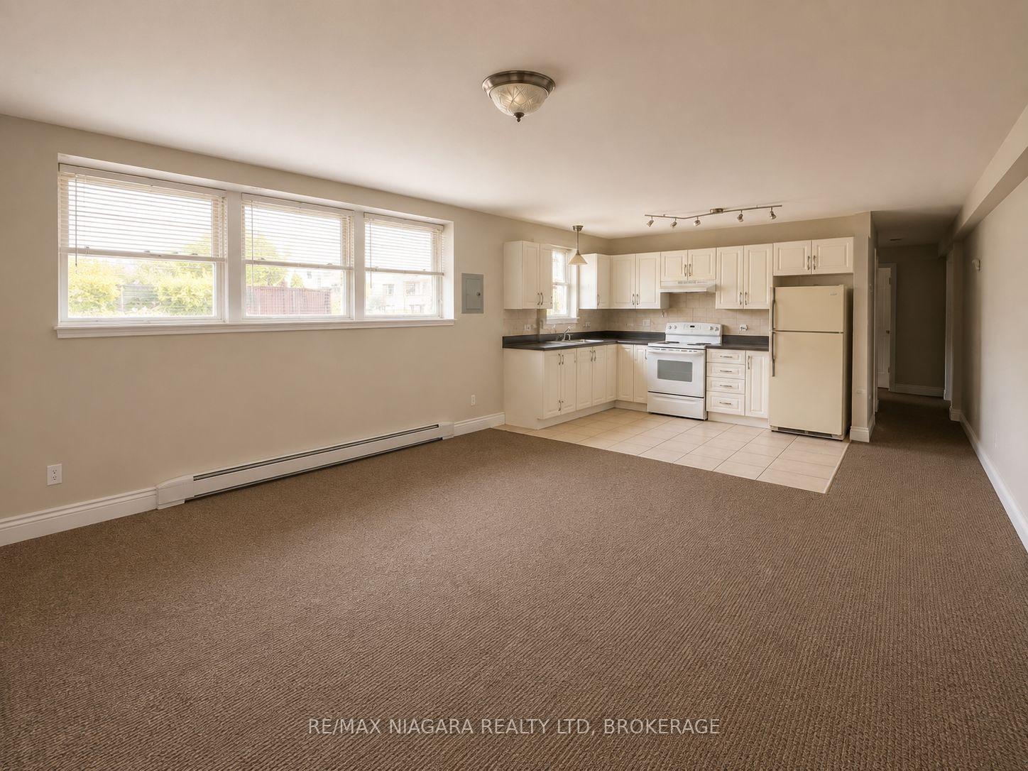 Photo 3 of Unit 2, 143 Westchester Crescent, St. Catharines, E. Chester — HOMEH