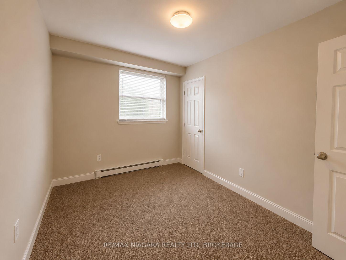 Photo 7 of Unit 2, 143 Westchester Crescent, St. Catharines, E. Chester — HOMEH