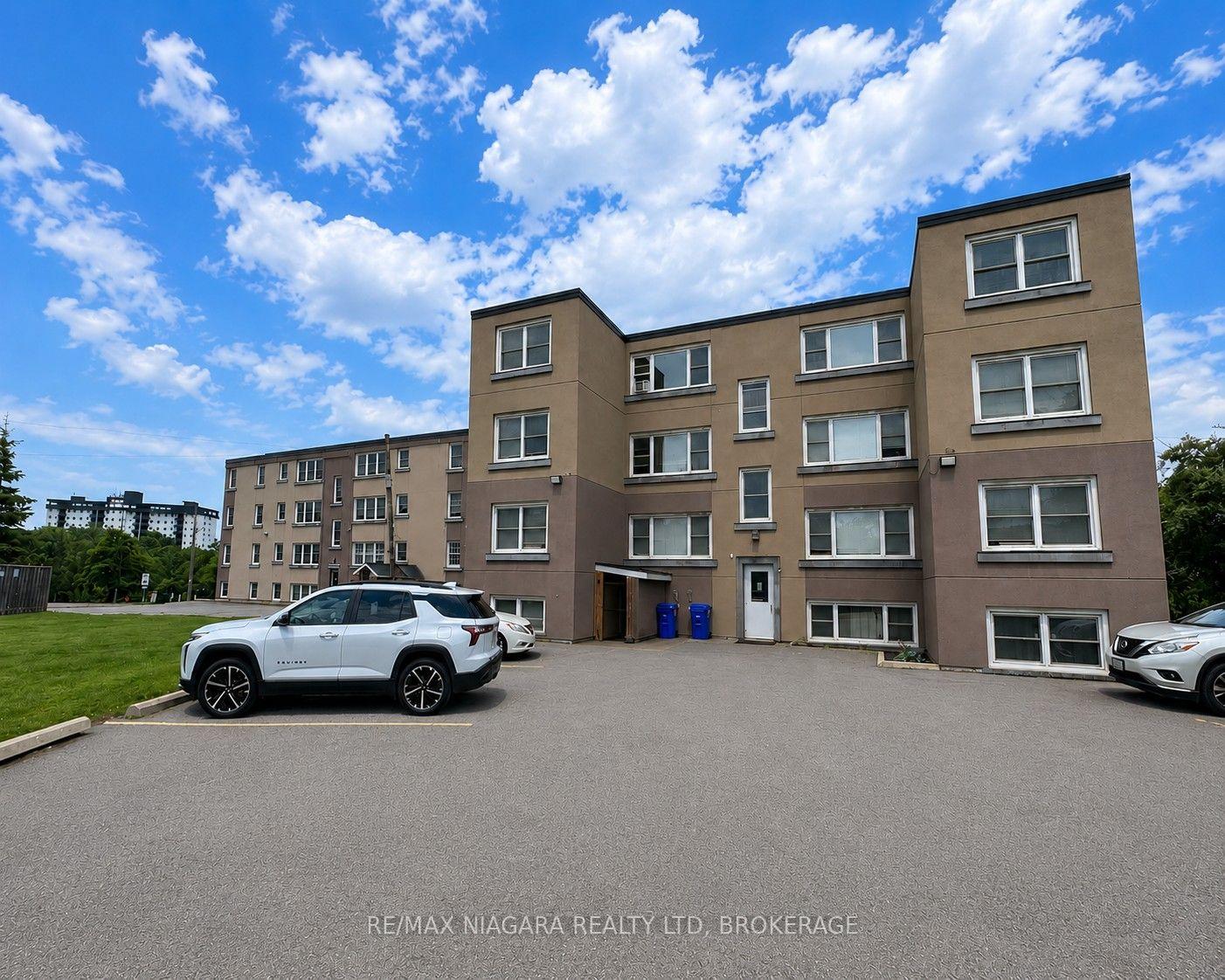 Photo 2 of Unit 5, 143 Westchester Crescent, St. Catharines, E. Chester — HOMEH