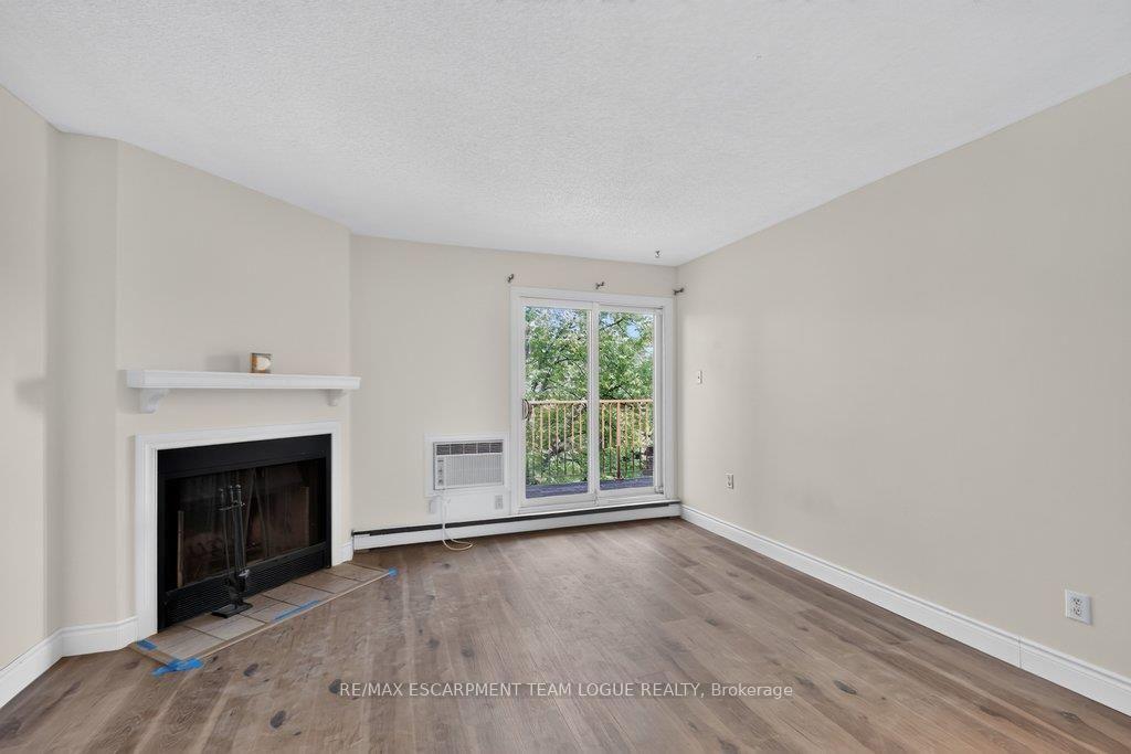 Photo 4 of Unit 1531, 1482 Pilgrims Way, Oakville, Glen Abbey — HOMEH