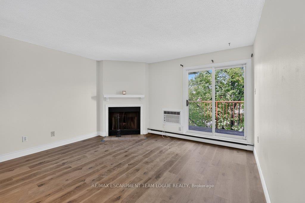 Photo 5 of Unit 1531, 1482 Pilgrims Way, Oakville, Glen Abbey — HOMEH
