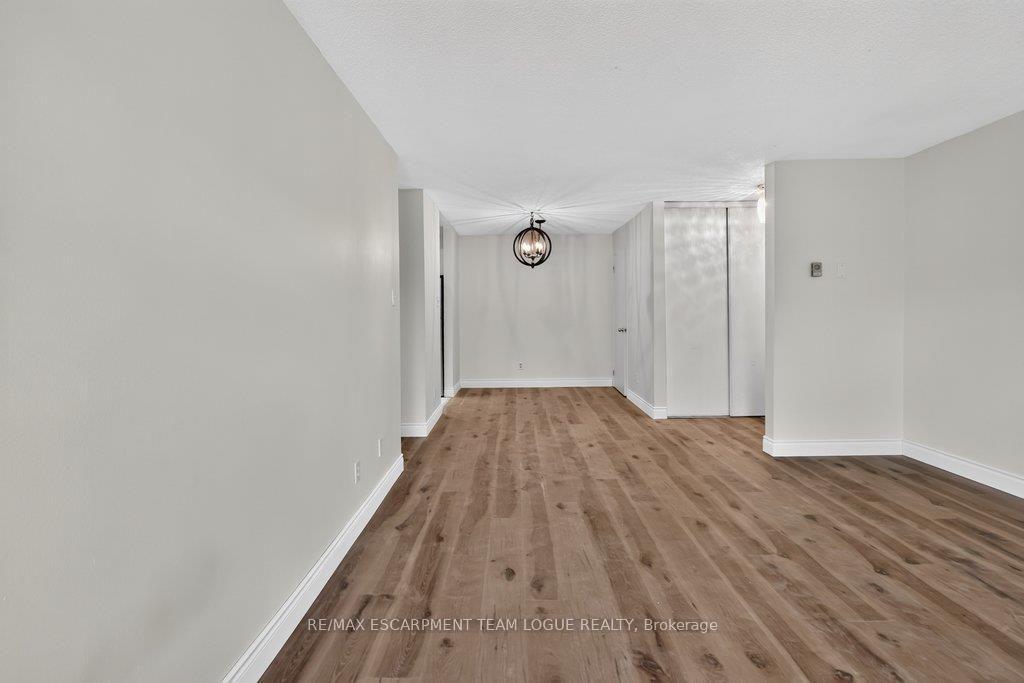 Photo 6 of Unit 1531, 1482 Pilgrims Way, Oakville, Glen Abbey — HOMEH