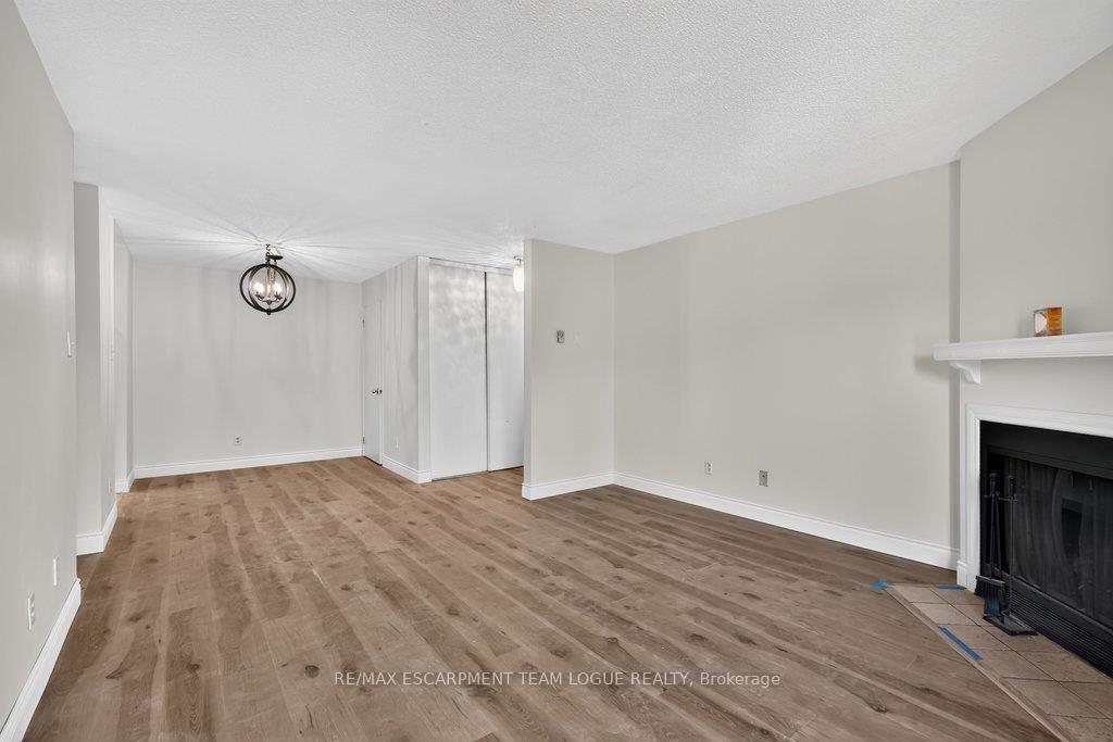 Photo 7 of Unit 1531, 1482 Pilgrims Way, Oakville, Glen Abbey — HOMEH