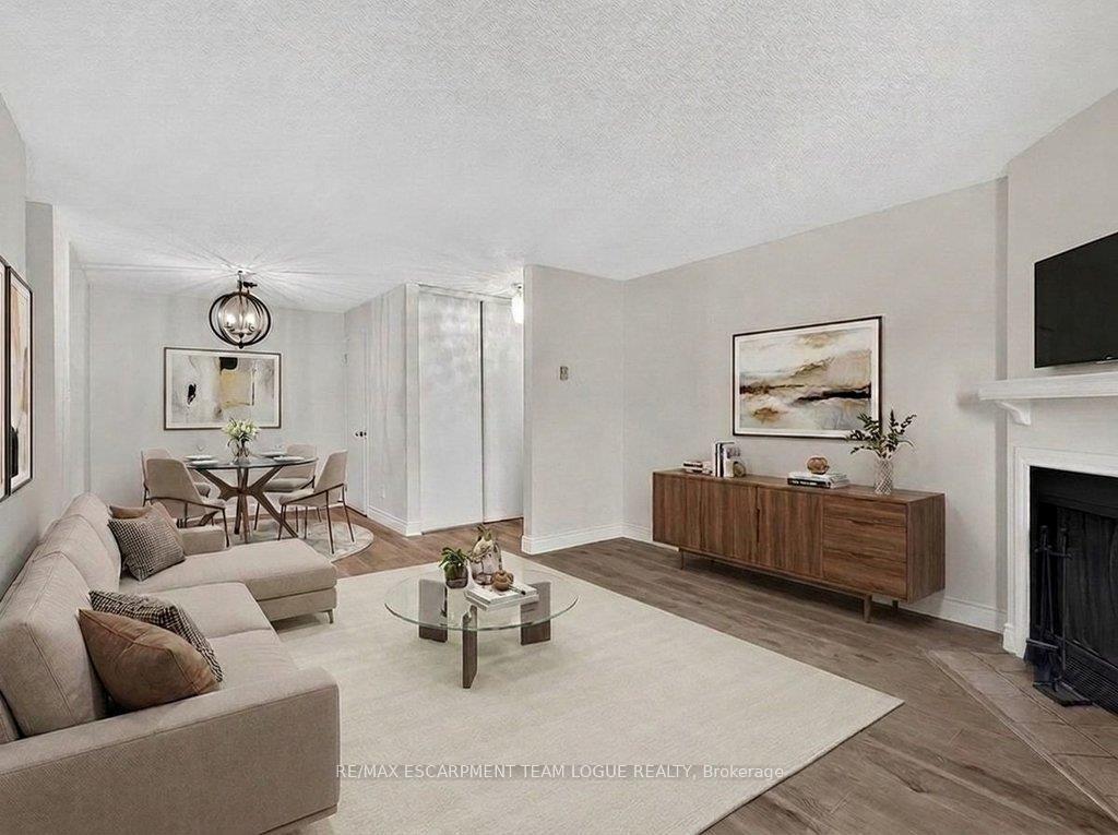 Photo 8 of Unit 1531, 1482 Pilgrims Way, Oakville, Glen Abbey — HOMEH