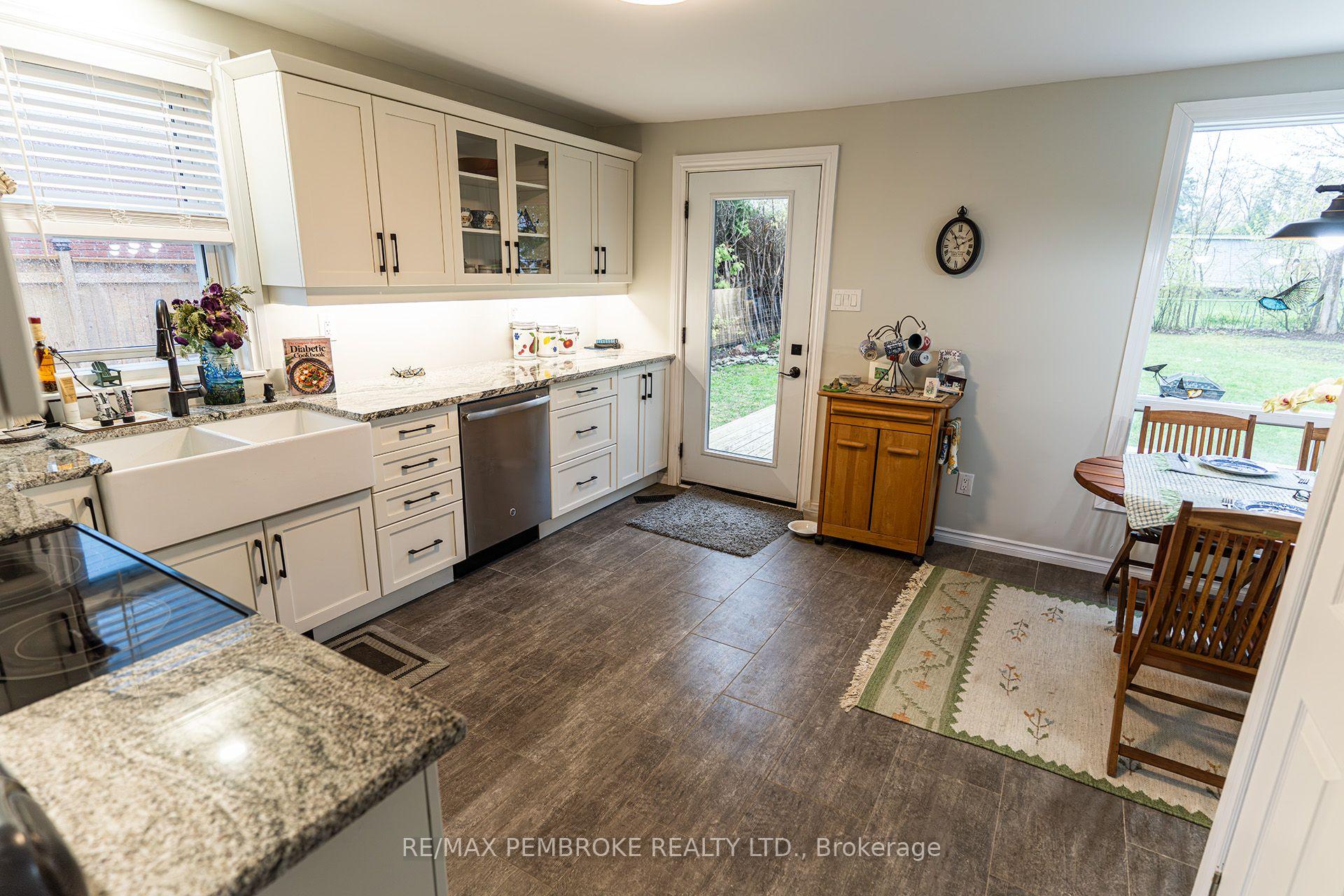 Photo 3 of 496 Wilbert Street, Pembroke, Pembroke — HOMEH