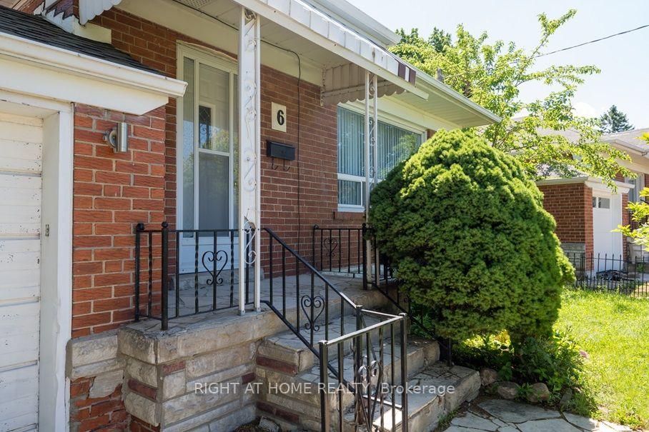 Front of Unit Main House, 6 Bellvare Crescent