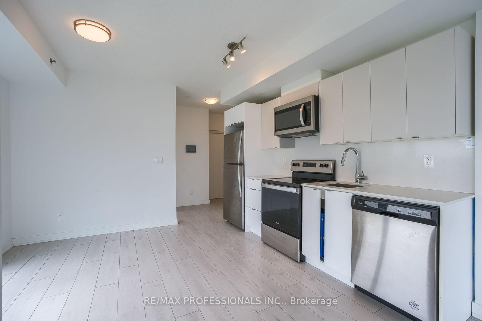 Photo 7 of Unit B713, 3200 Dakota Common, Burlington, Alton — HOMEH