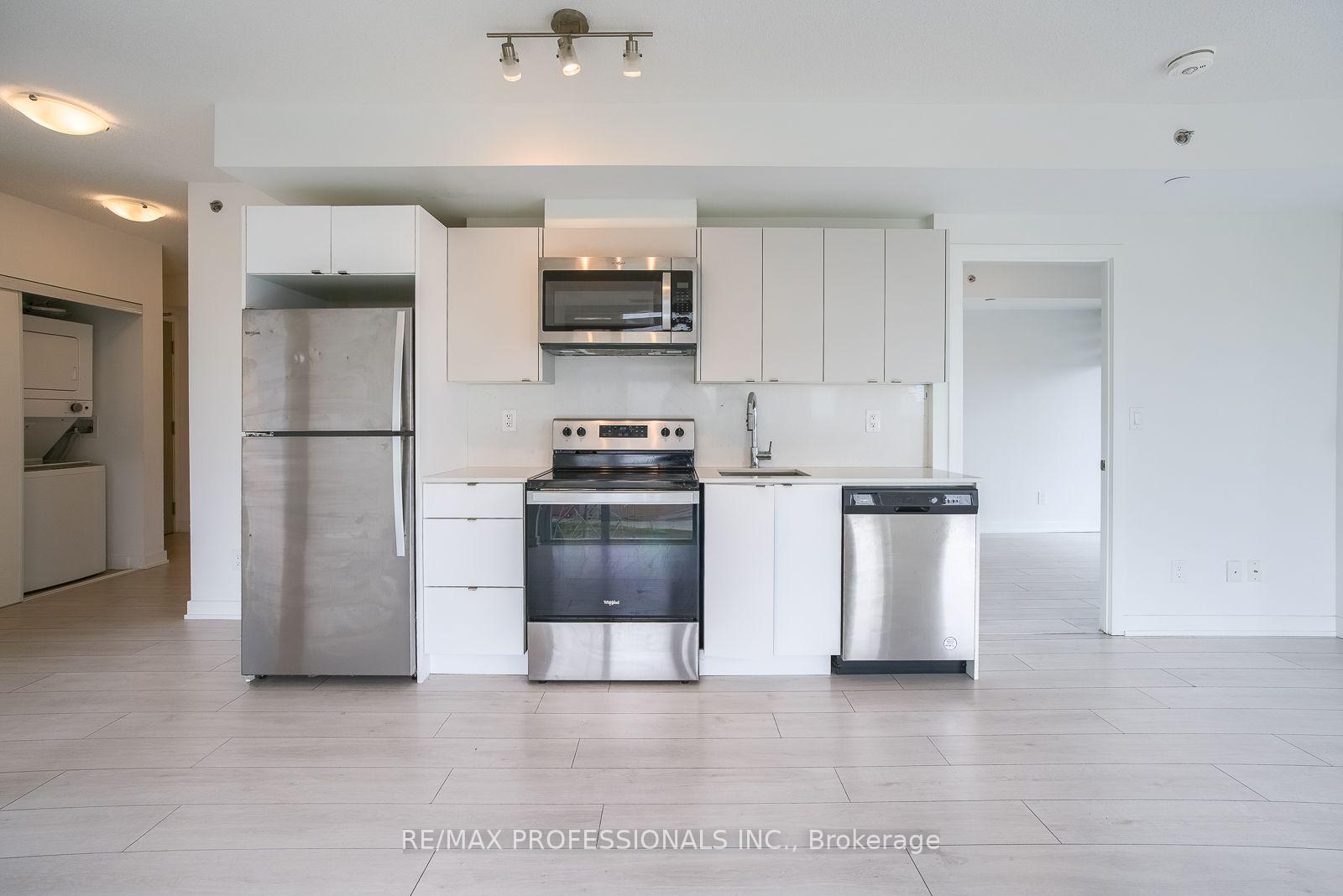 Photo 8 of Unit B713, 3200 Dakota Common, Burlington, Alton — HOMEH
