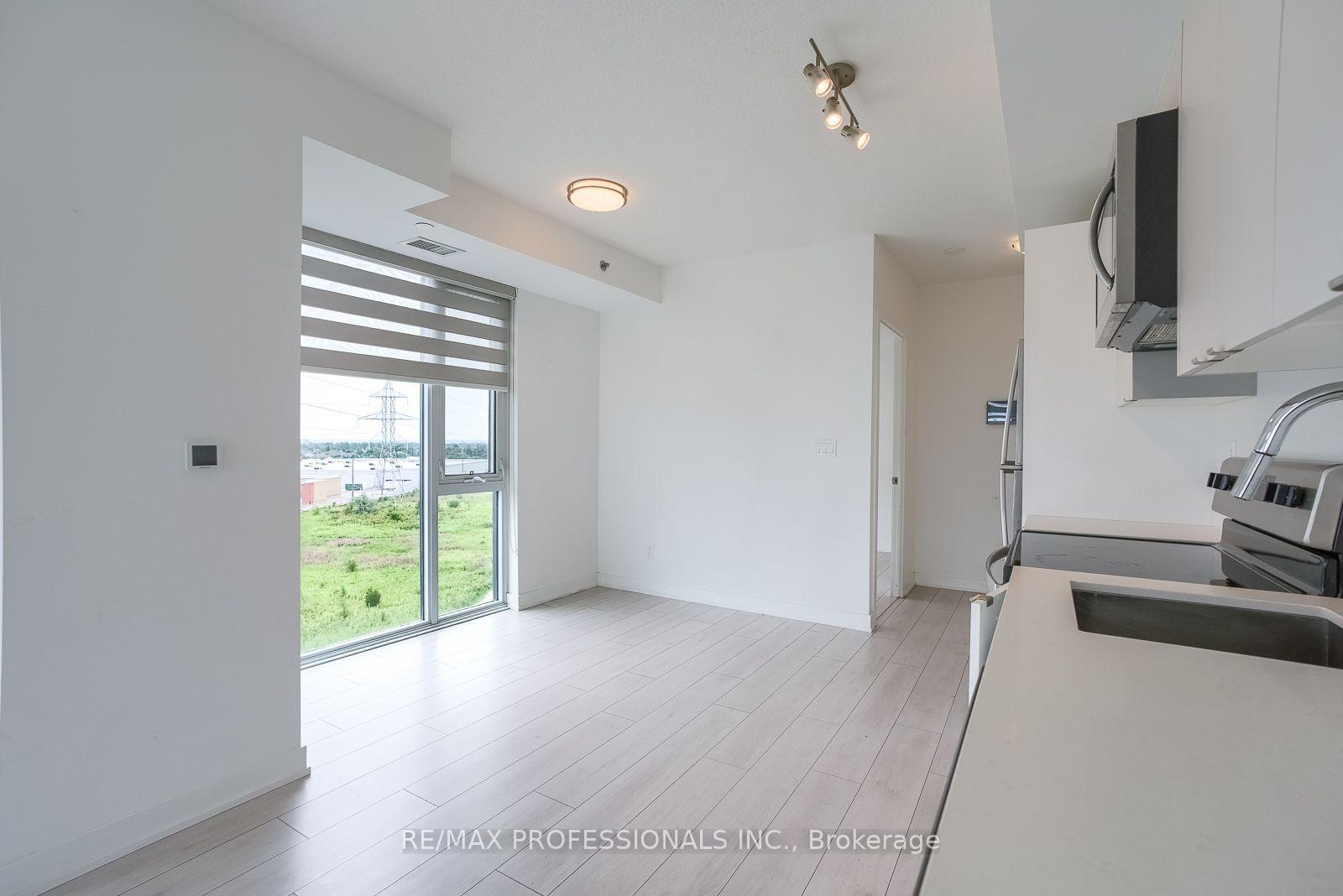 Photo 9 of Unit B713, 3200 Dakota Common, Burlington, Alton — HOMEH