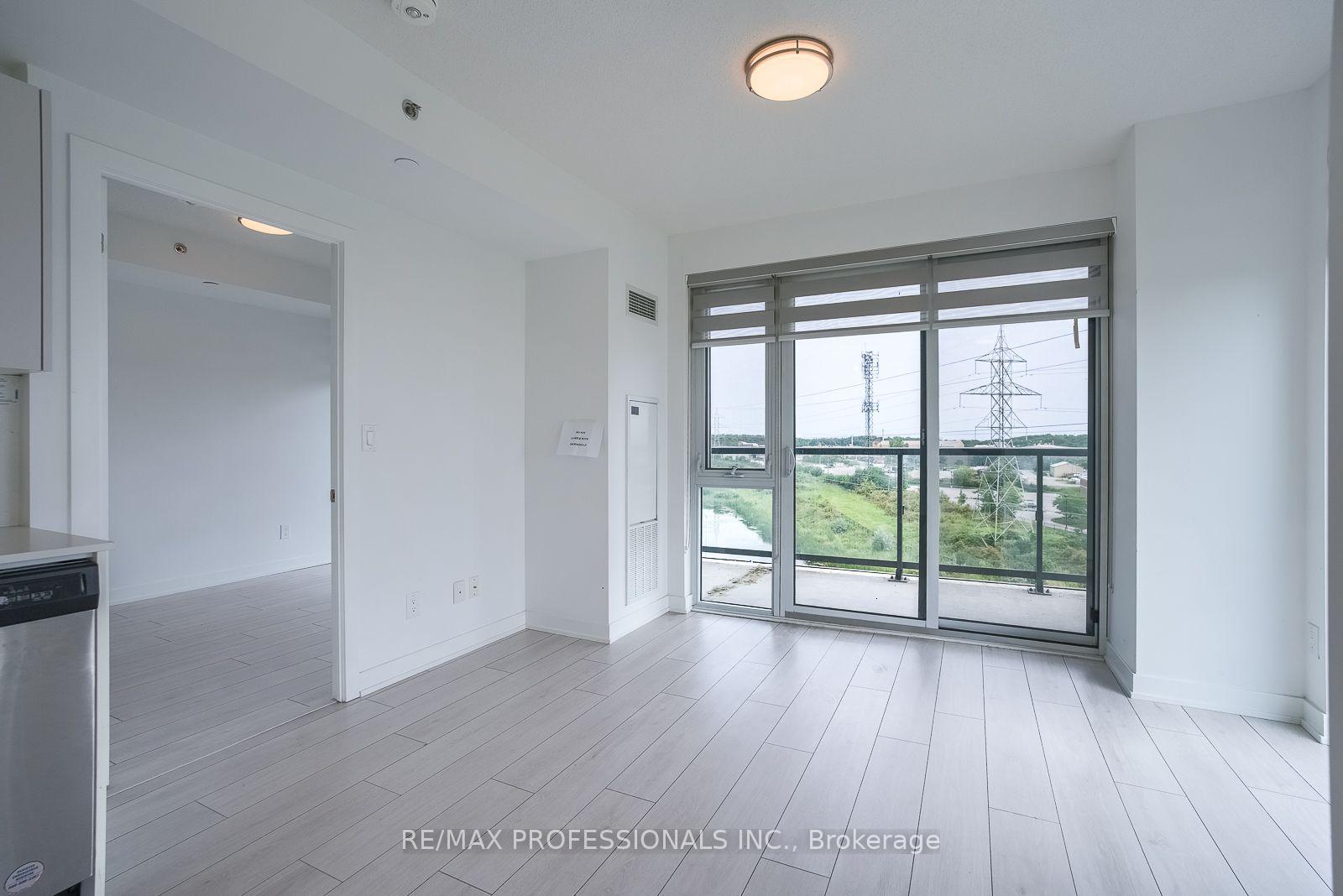 Photo 12 of Unit B713, 3200 Dakota Common, Burlington, Alton — HOMEH