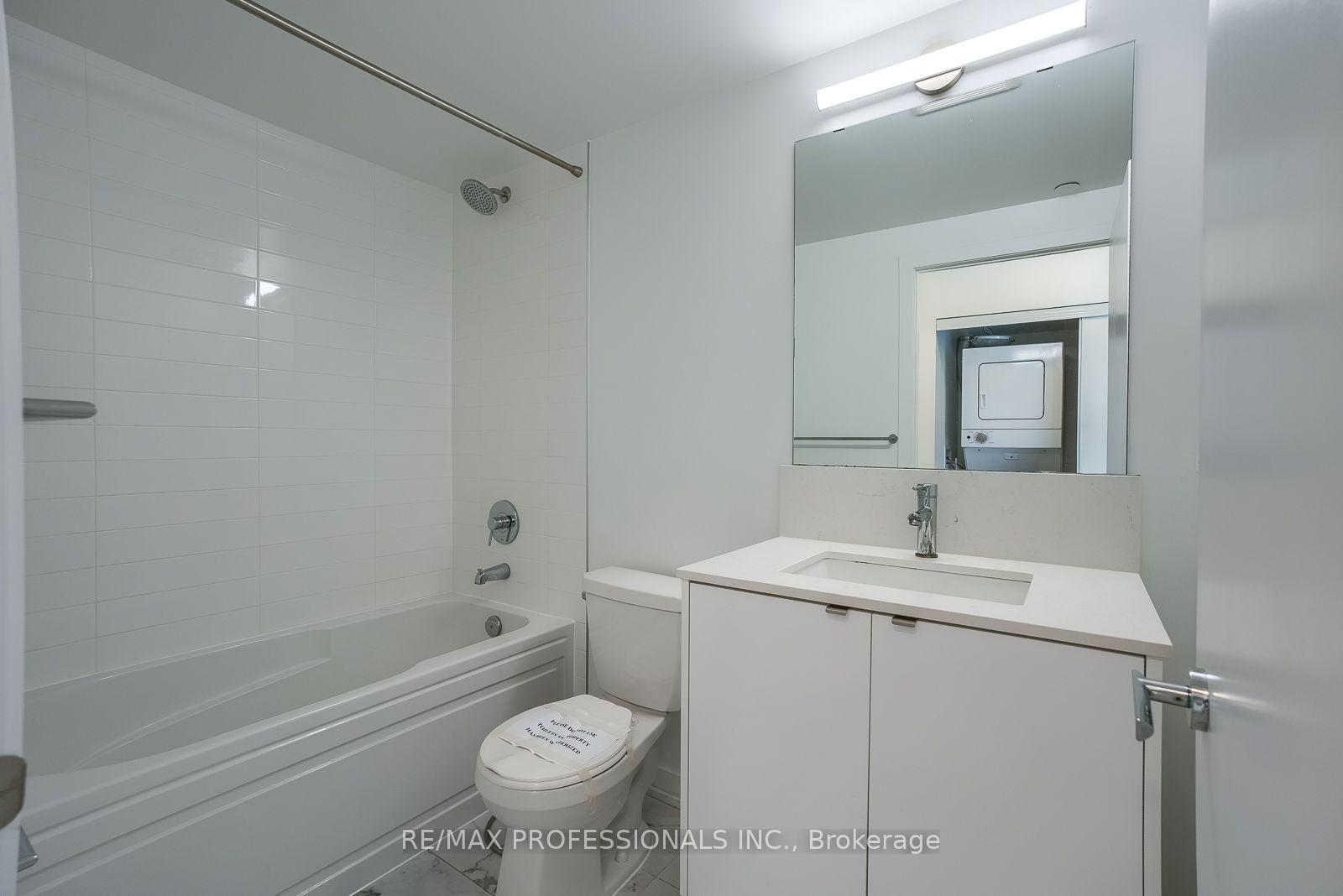 Photo 13 of Unit B713, 3200 Dakota Common, Burlington, Alton — HOMEH