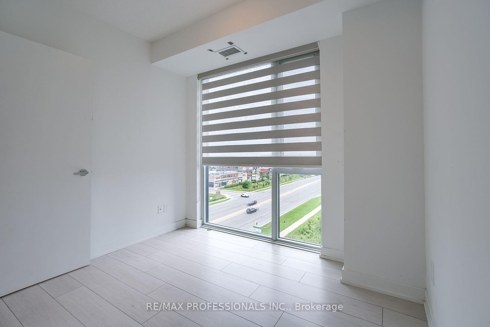 Photo 17 of Unit B713, 3200 Dakota Common, Burlington, Alton — HOMEH