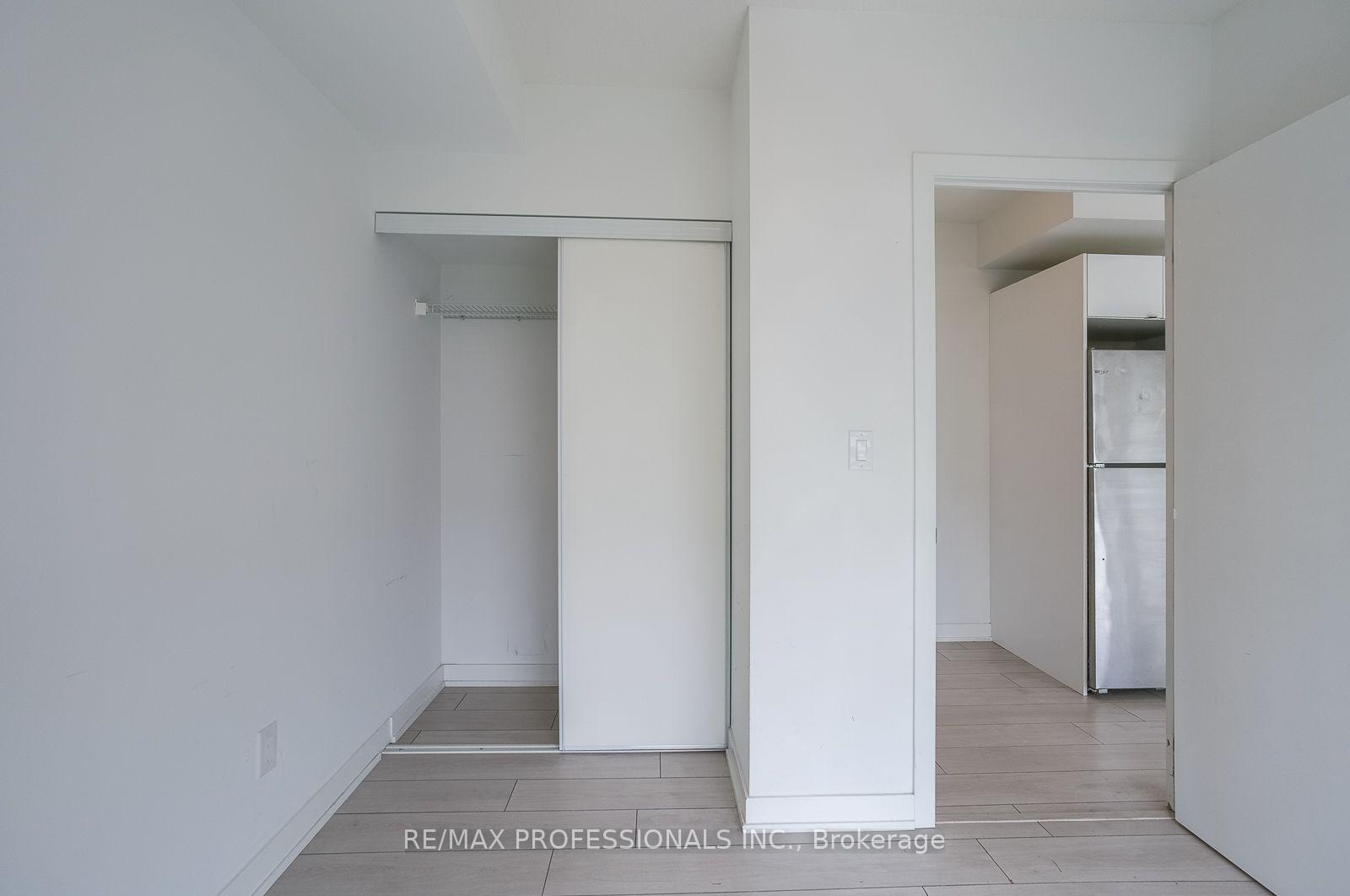 Photo 18 of Unit B713, 3200 Dakota Common, Burlington, Alton — HOMEH