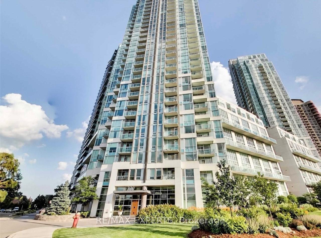 Front of Unit 722, 220 Burnhamthorpe Road W