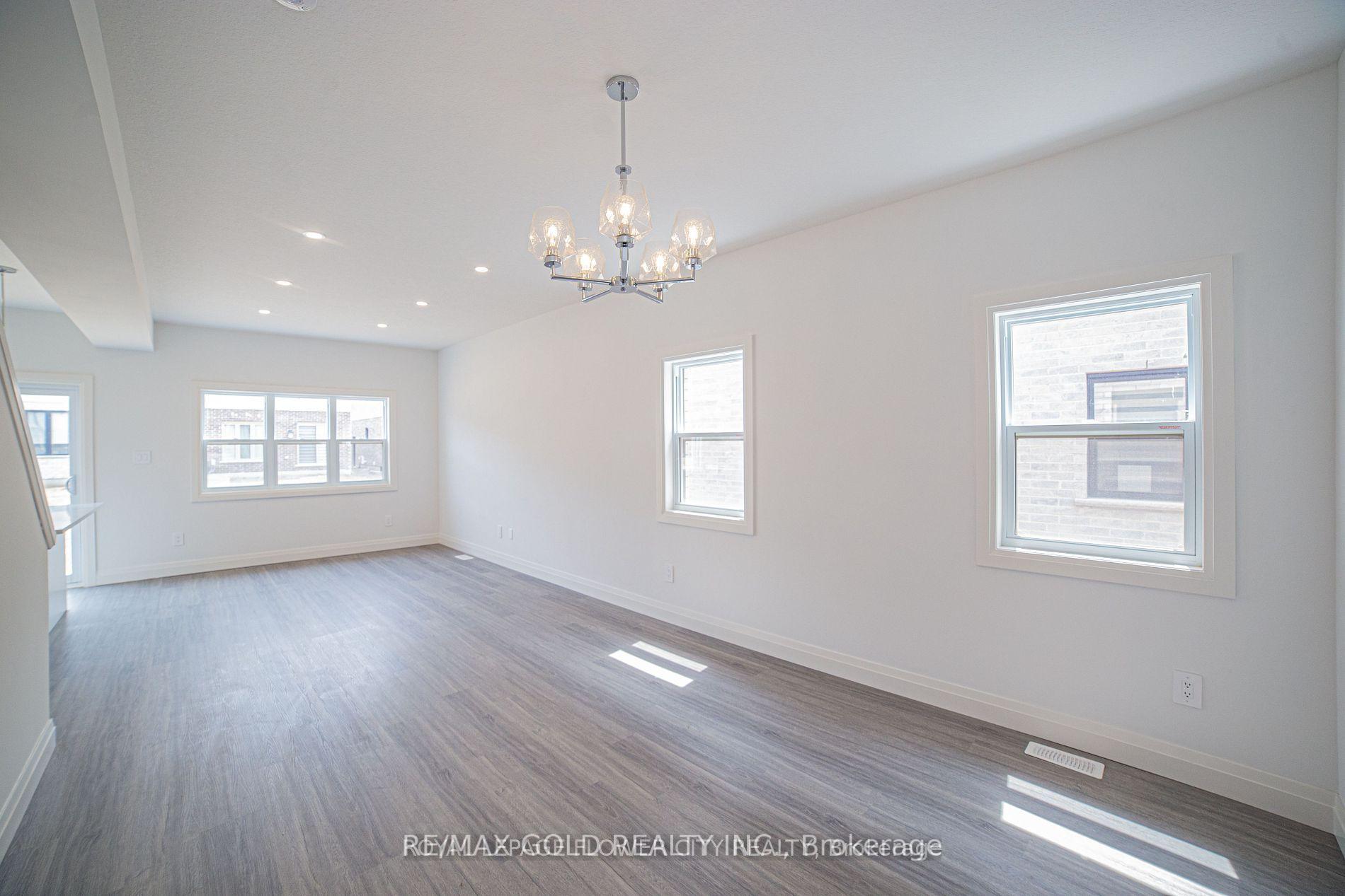 Photo 11 of 174 Byers Street, London, South W — HOMEH
