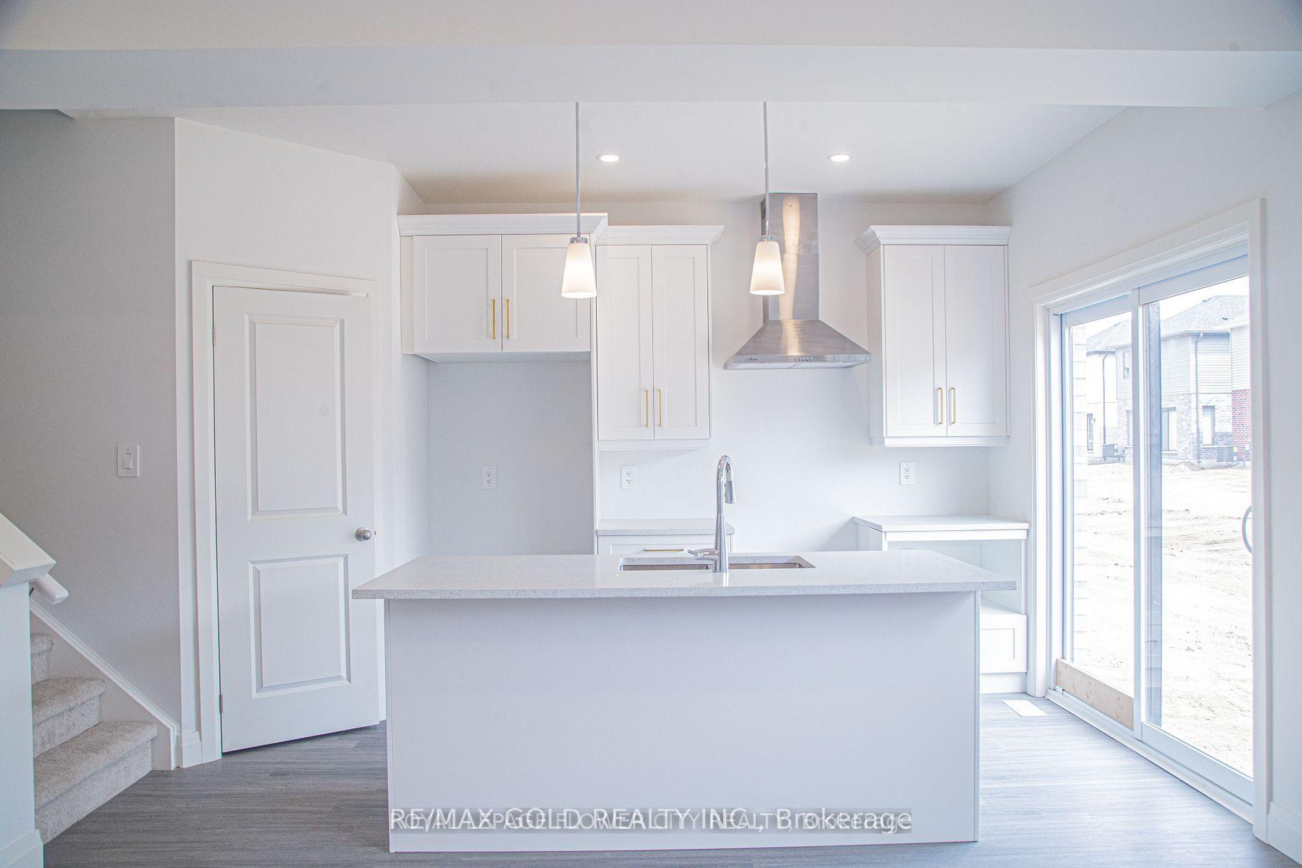 Photo 18 of 174 Byers Street, London, South W — HOMEH