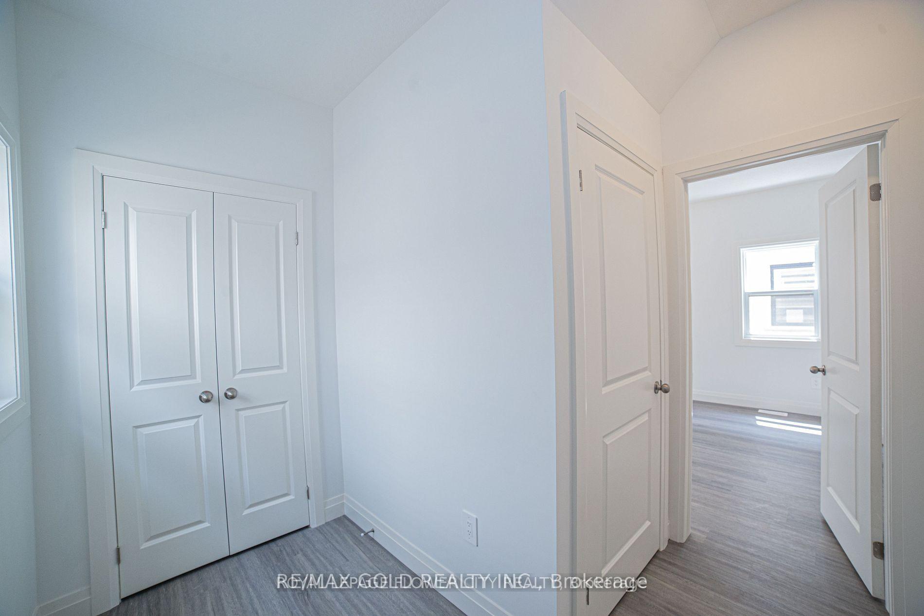 Photo 21 of 174 Byers Street, London, South W — HOMEH