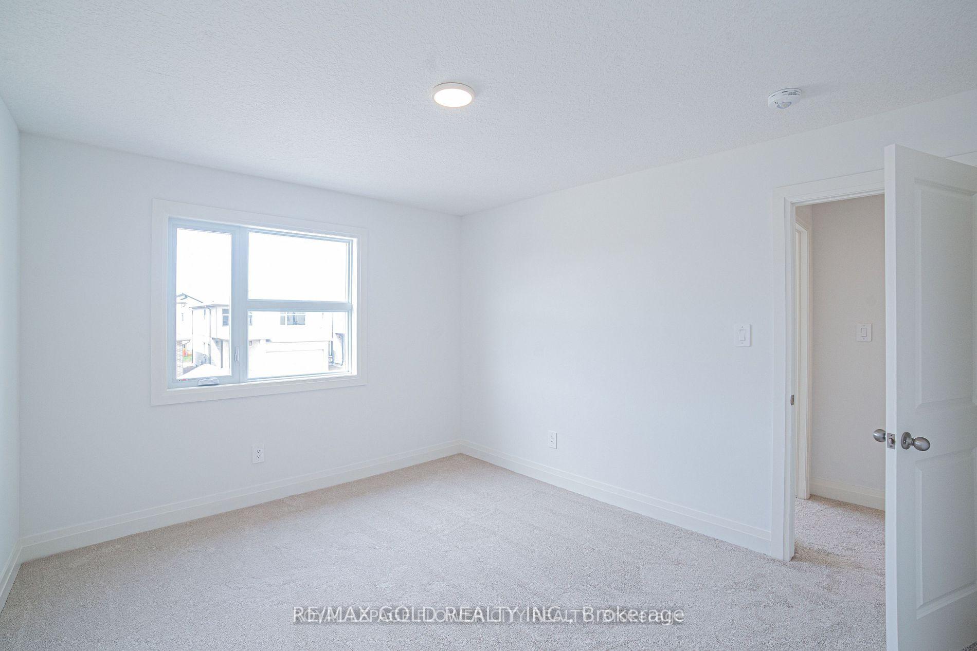Photo 33 of 174 Byers Street, London, South W — HOMEH