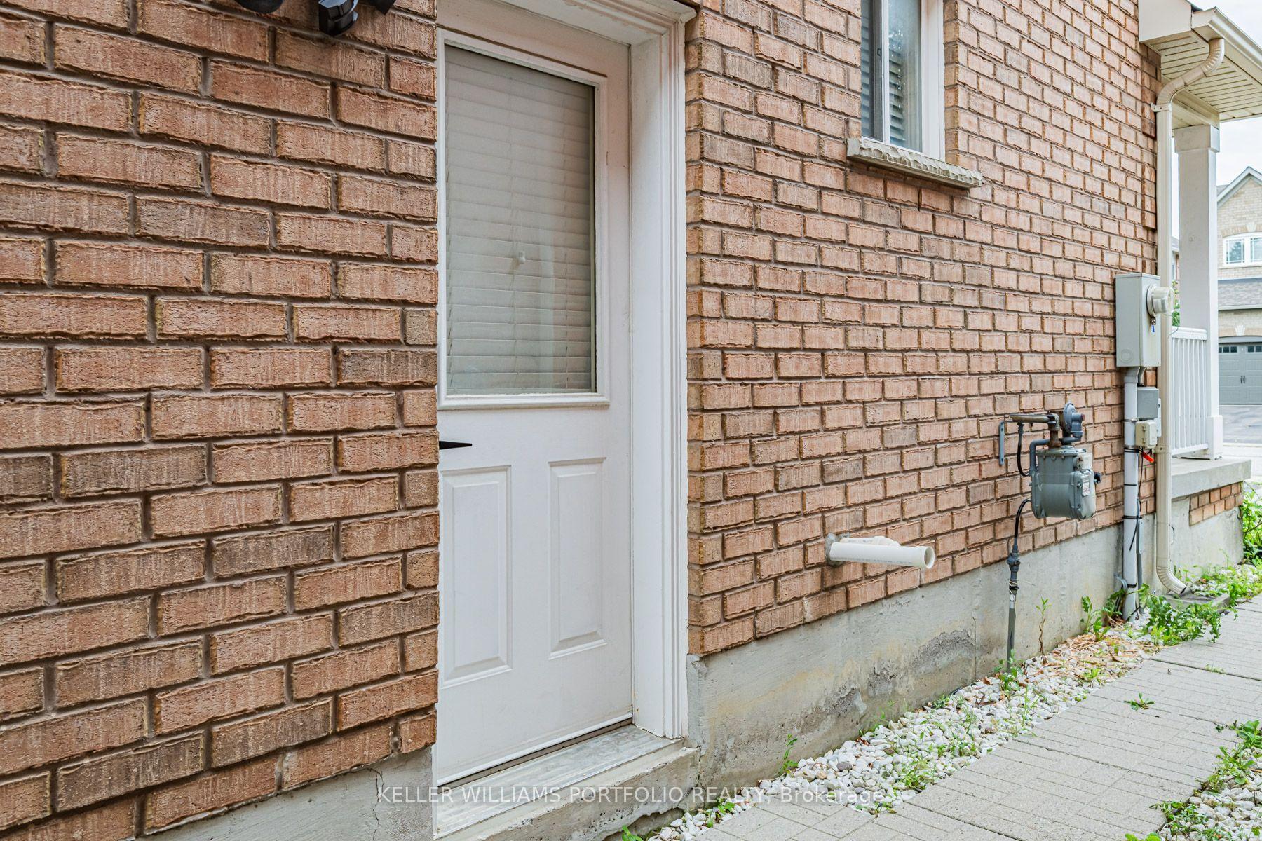 Photo 6 of Unit Lower, 131 Bachman Drive, Vaughan, Maple — HOMEH