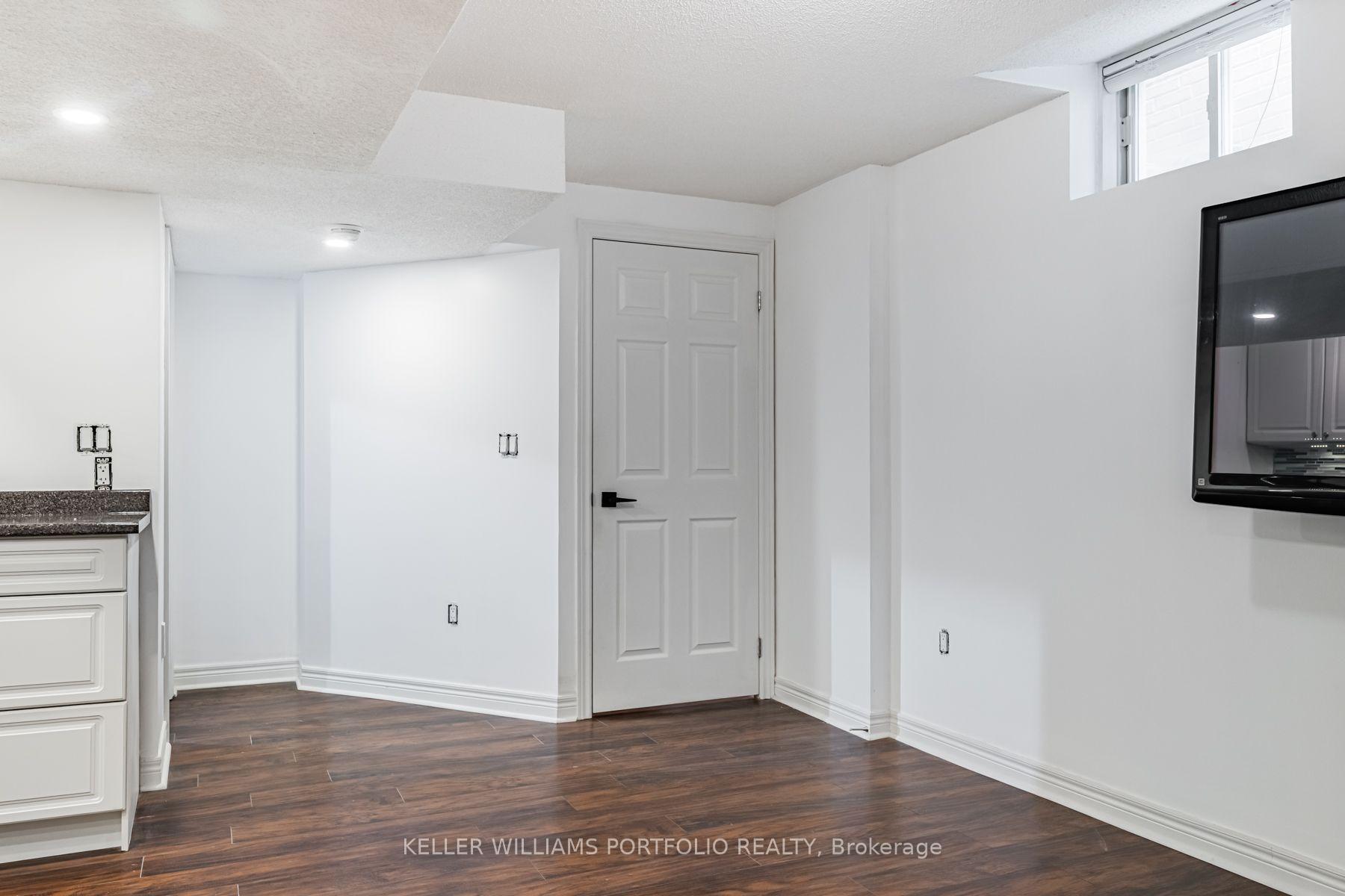 Photo 10 of Unit Lower, 131 Bachman Drive, Vaughan, Maple — HOMEH