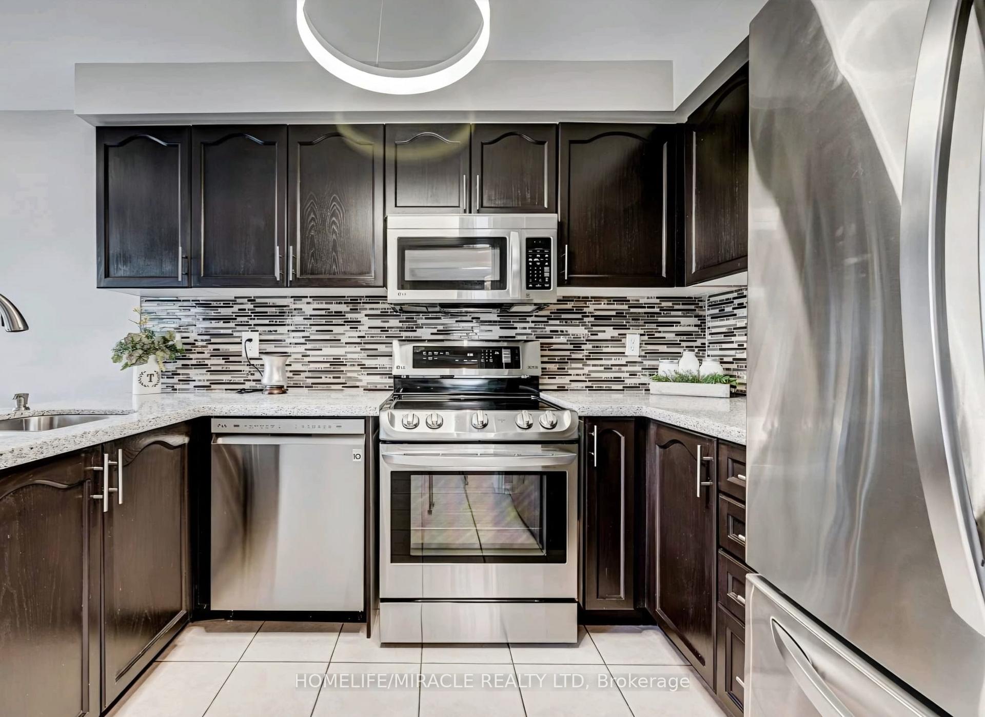Photo 10 of 80 Heartleaf Crescent, Brampton, Fletcher's Meadow — HOMEH