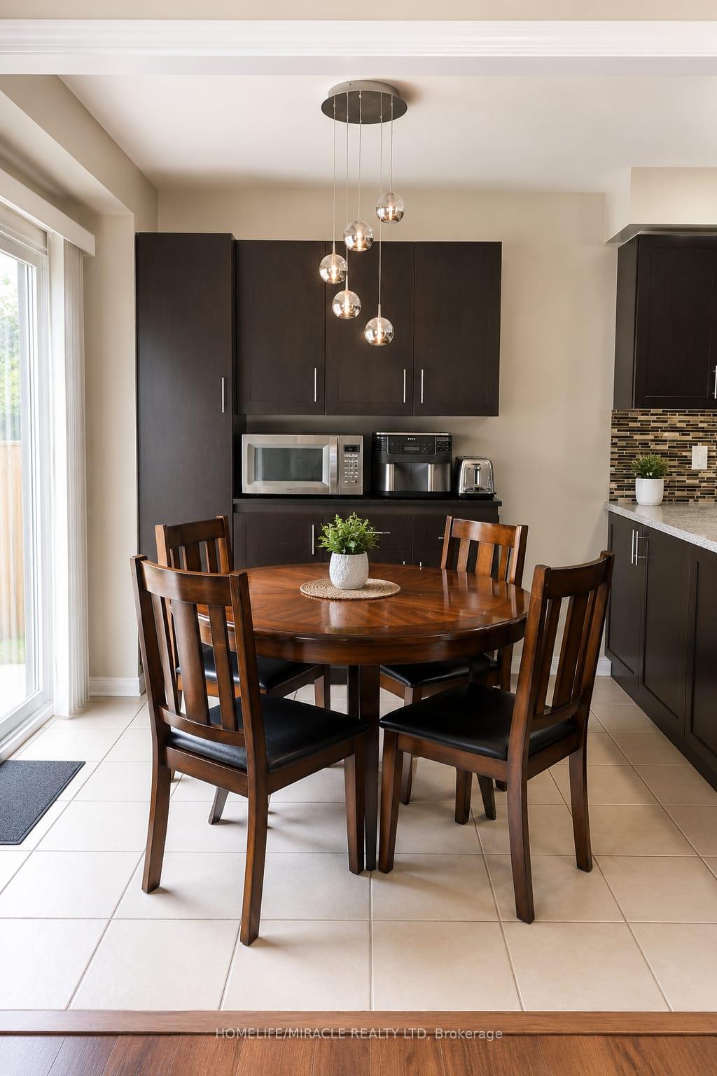 Photo 11 of 80 Heartleaf Crescent, Brampton, Fletcher's Meadow — HOMEH