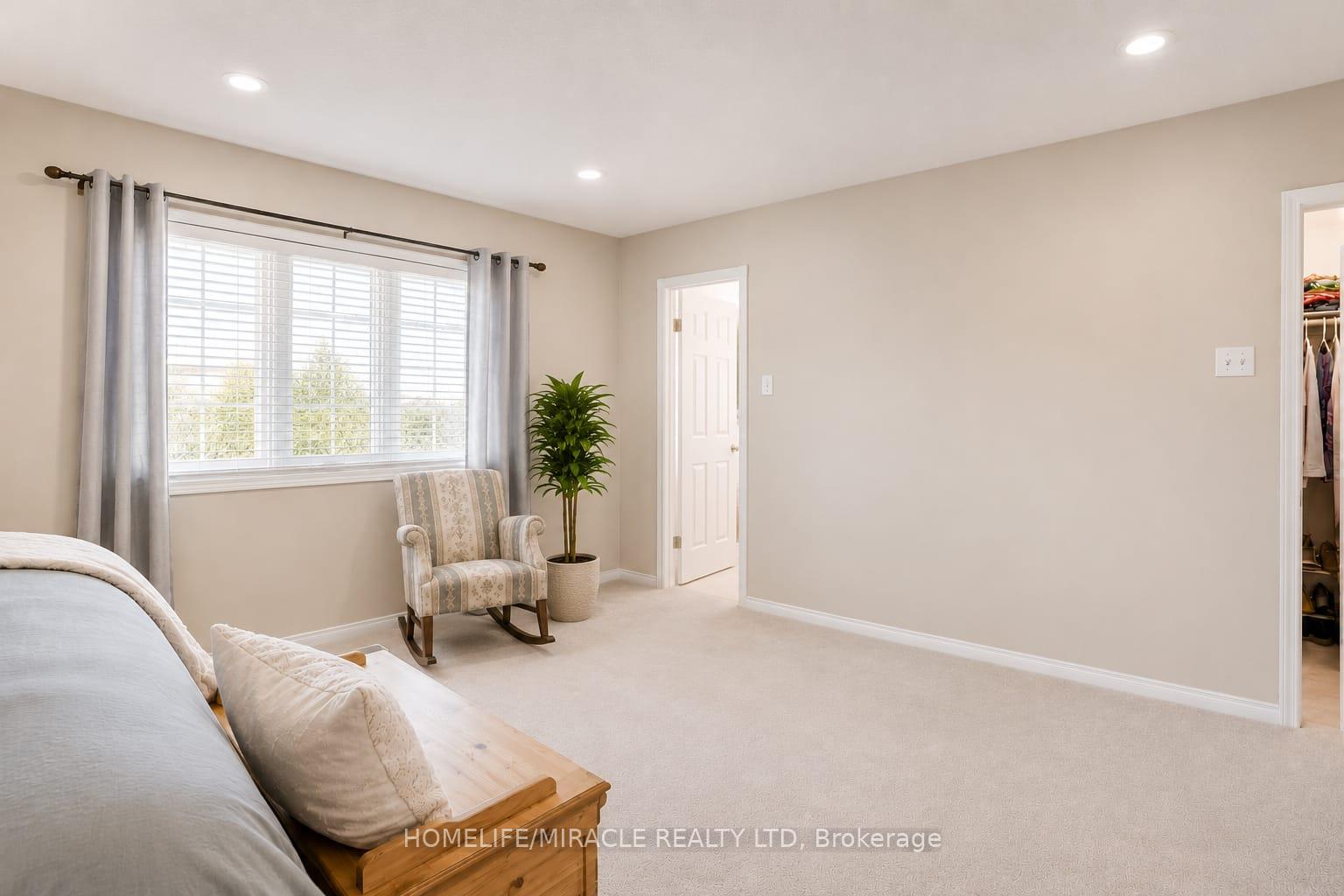 Photo 14 of 80 Heartleaf Crescent, Brampton, Fletcher's Meadow — HOMEH