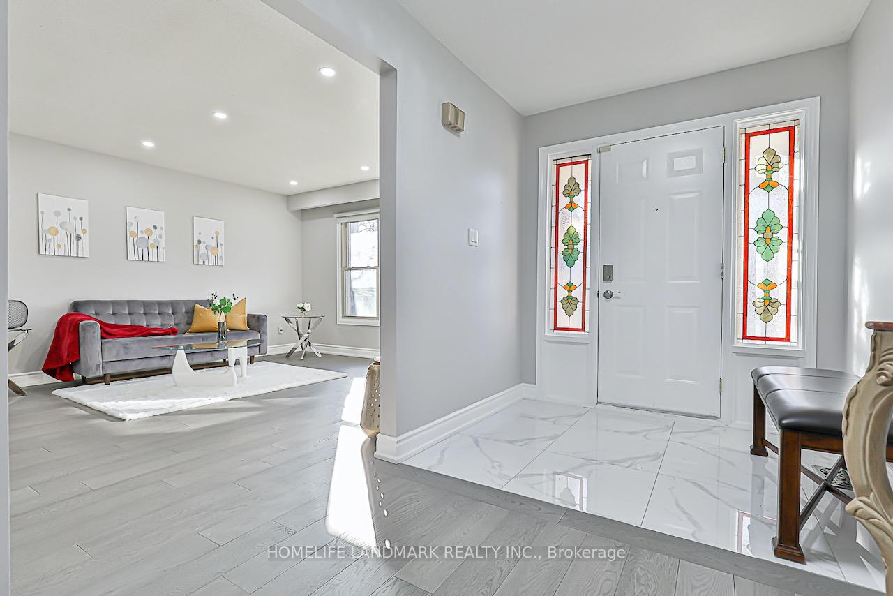 Photo 3 of 77 Briarwood Road, Markham, Unionville — HOMEH