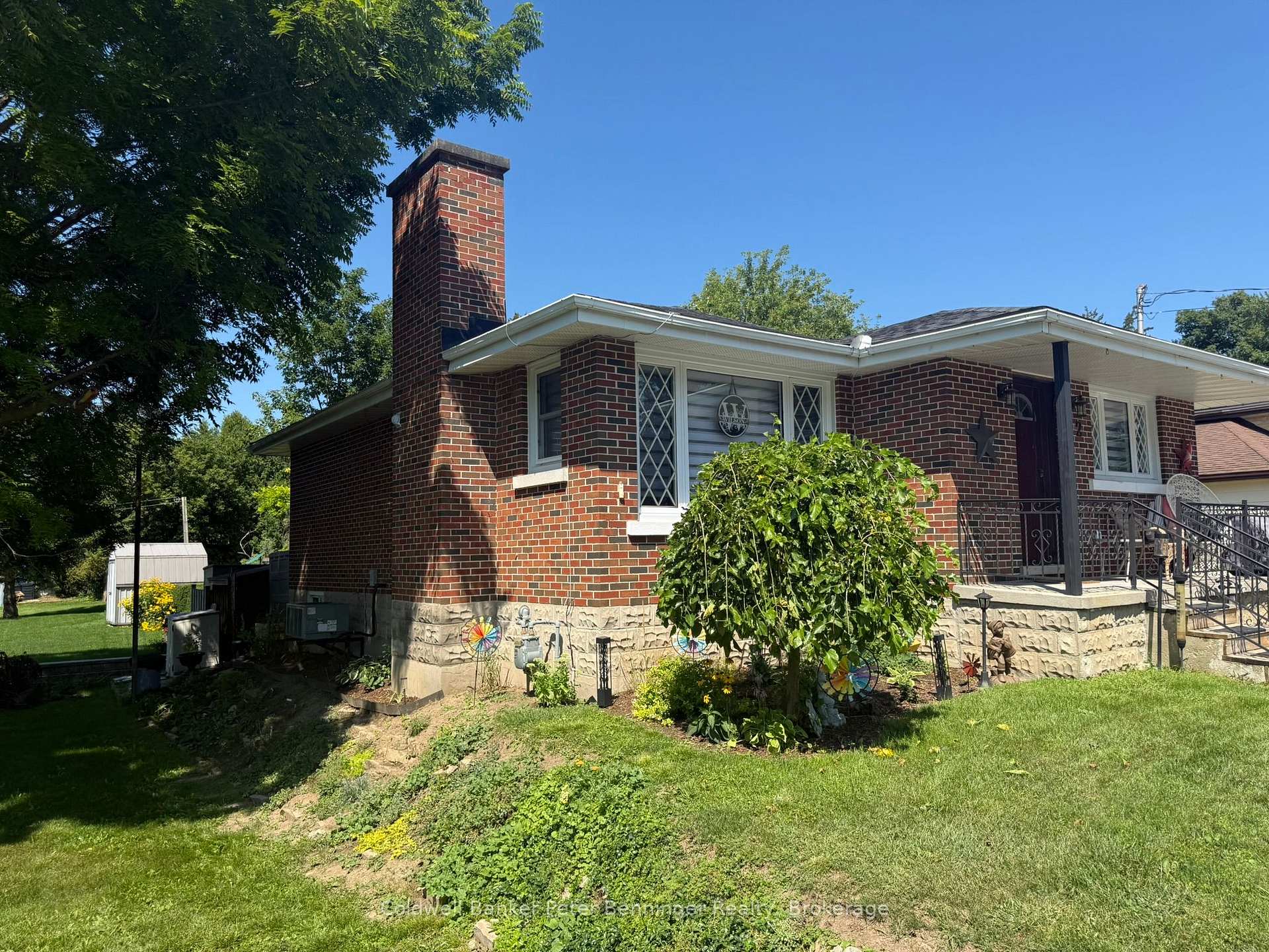 Photo 3 of 2 Elgin Street, Brockton — HOMEH