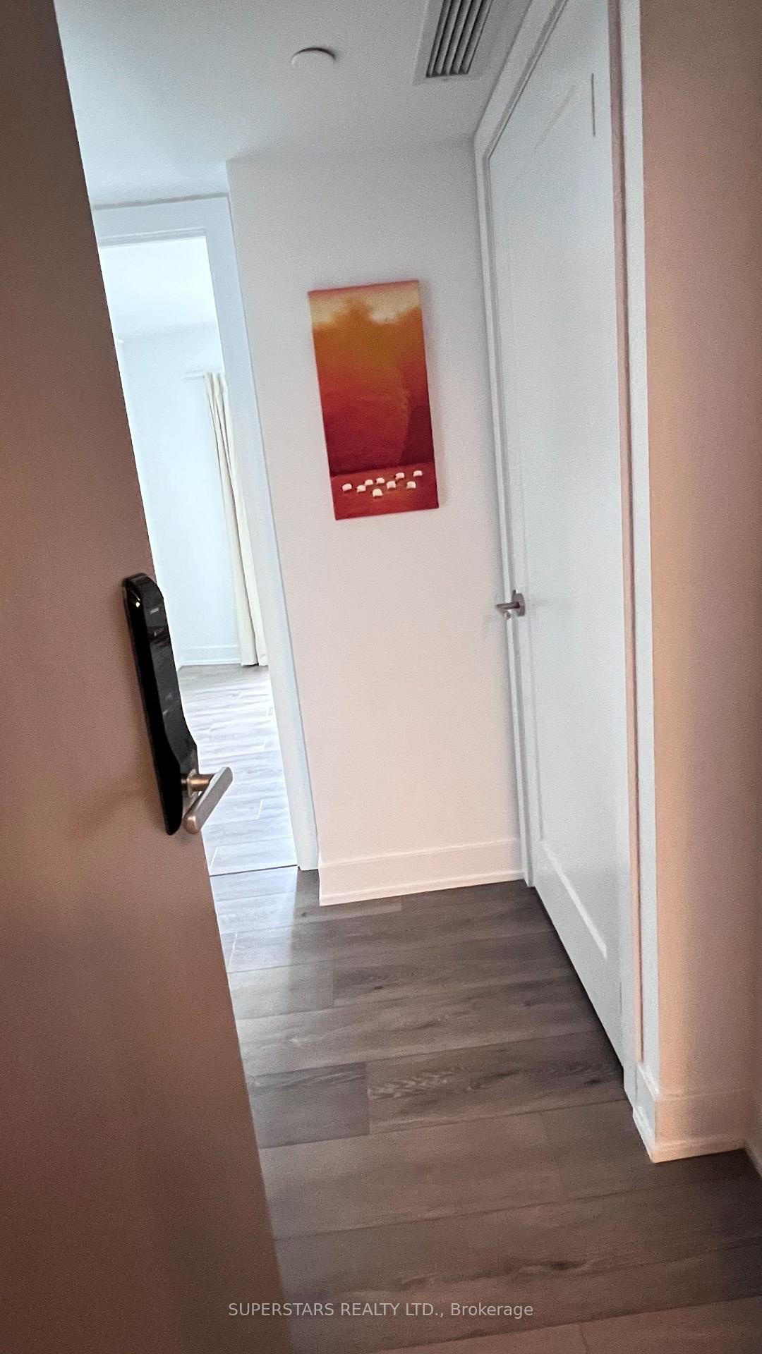 Photo 4 of Unit 1207, 575 Bloor Street E, Toronto, North St. James Town — HOMEH