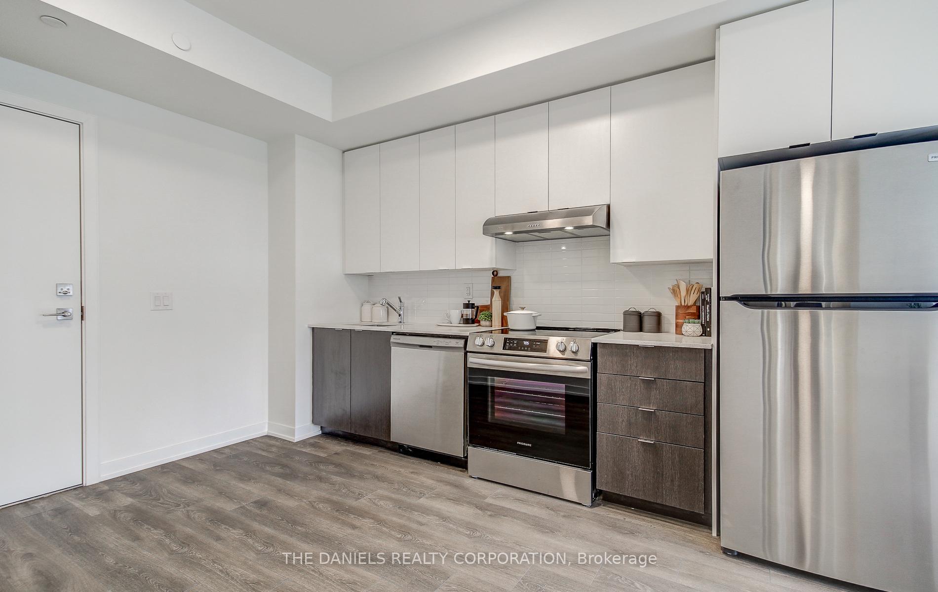 Photo 3 of Unit 211, 165 Canon Jackson Drive, North York, Beechborough-Greenbrook — HOMEH