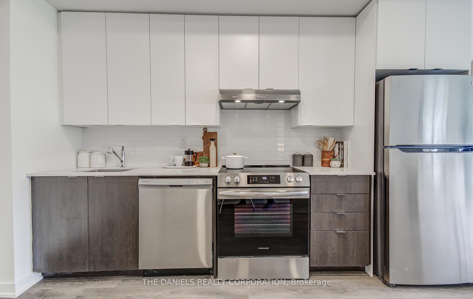 Photo 4 of Unit 211, 165 Canon Jackson Drive, North York, Beechborough-Greenbrook — HOMEH